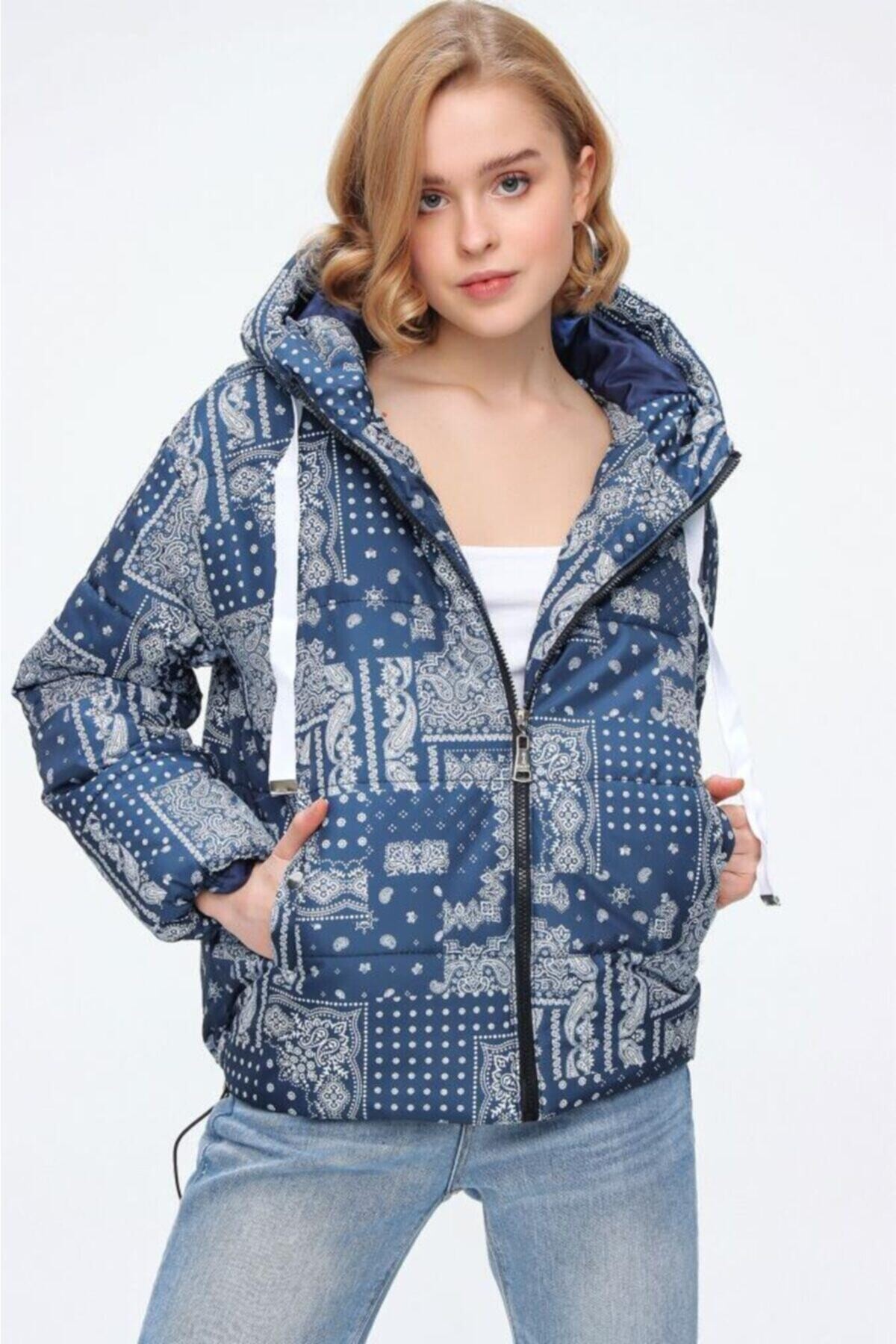 Kadın İndigo Bel Büzgülü Kapüşonlu Şişme Mont HZL22W-BD151251