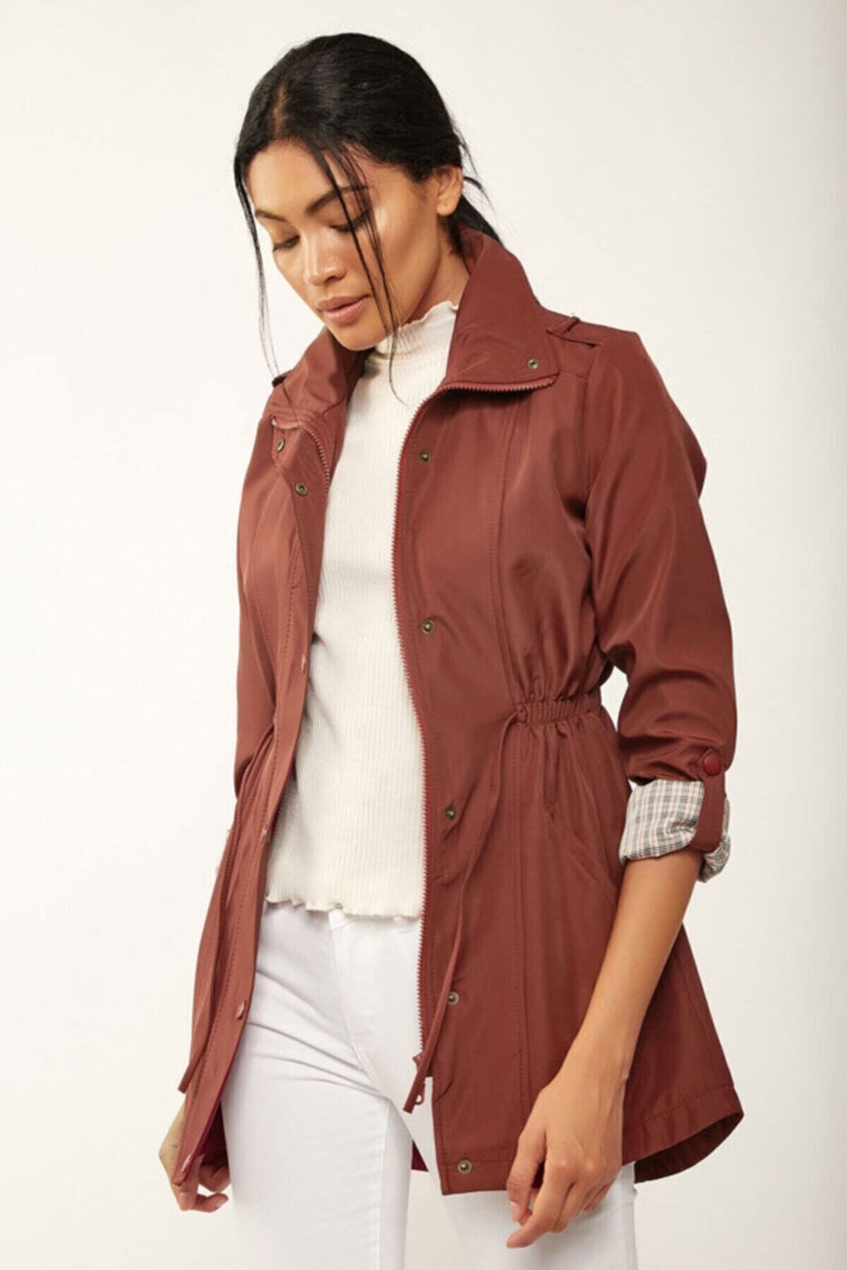 Kadın Kiremit Cep Detaylı Beli Büzgülü Astarlı Trençkot HZL22W-BD156691