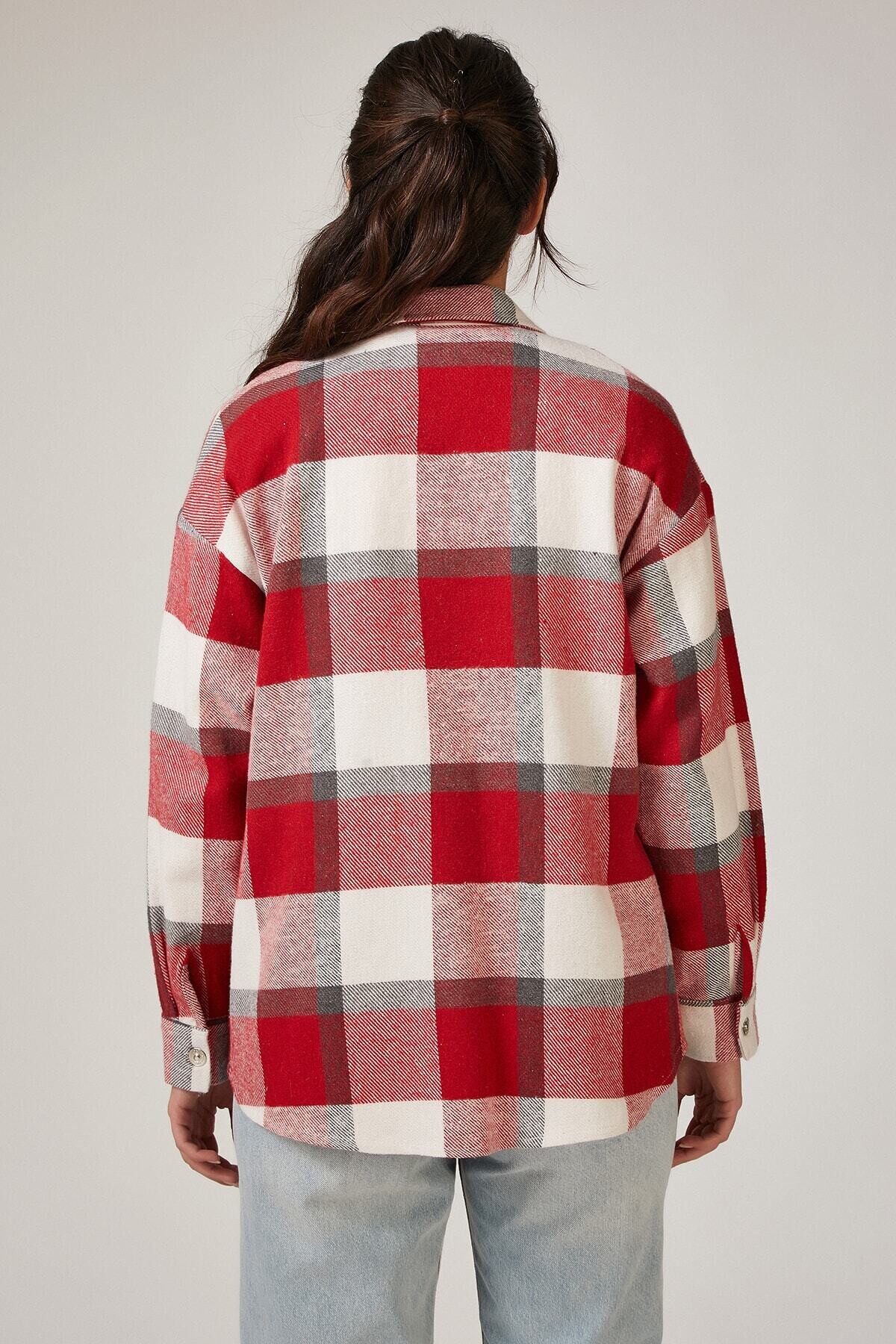 Kadın Kırmızı Çift Cep Kapaklı Metal Düğmeli Ekose Desen Kaşe Oduncu Gömlek HZL22W-BD138541