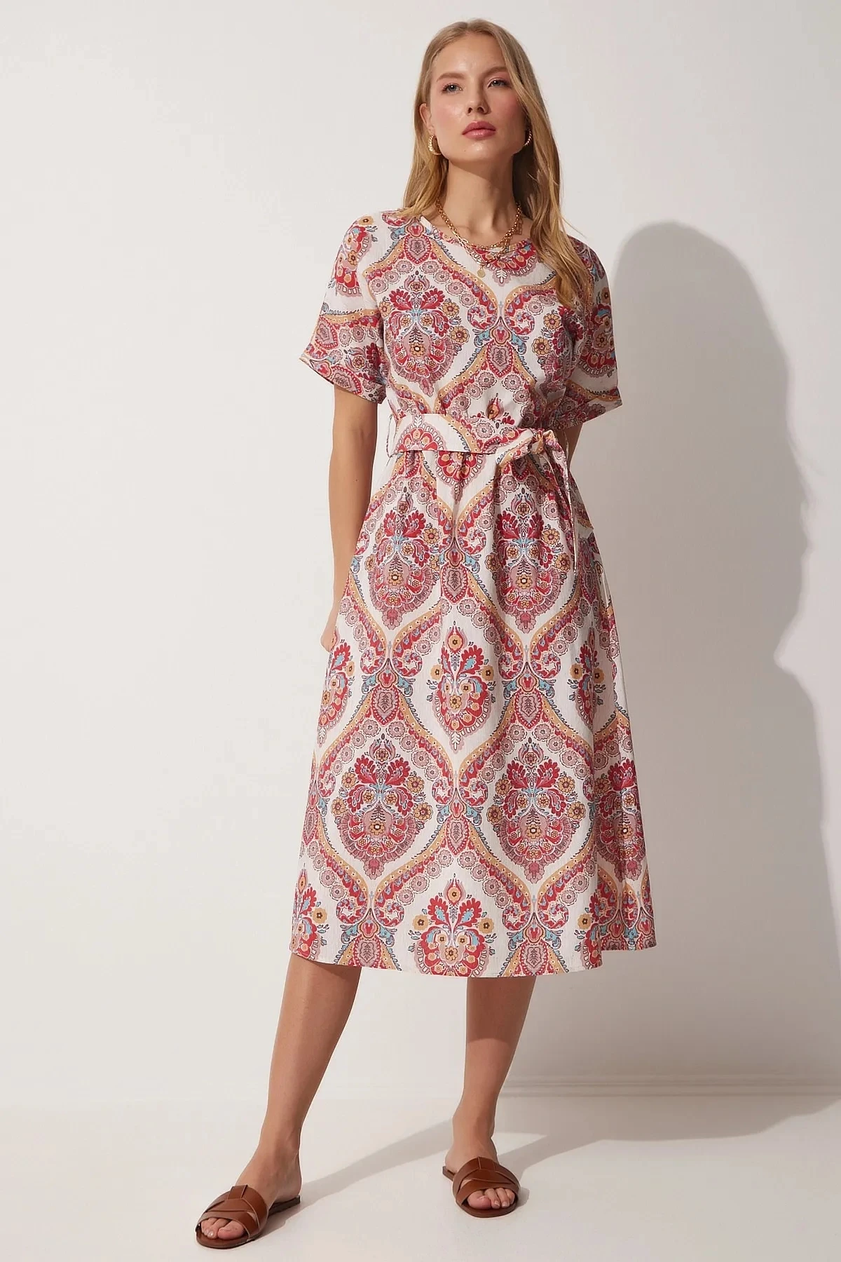 Kadın Kırmızı Ekru Desenli Kuşaklı Viskon Elbise HZL23S-BD125881