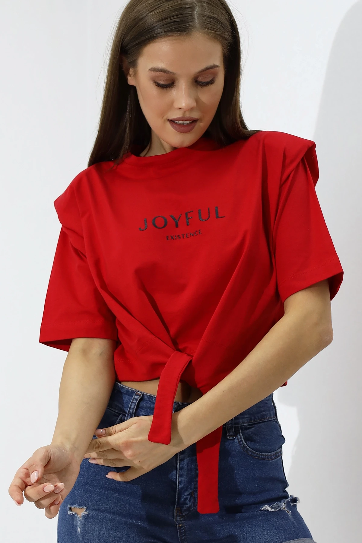 Kadın Kırmızı Yazı Baskılı Oversize Vatkalı  Bel Detay Örme T-Shirt  HZL23S-DSB120231