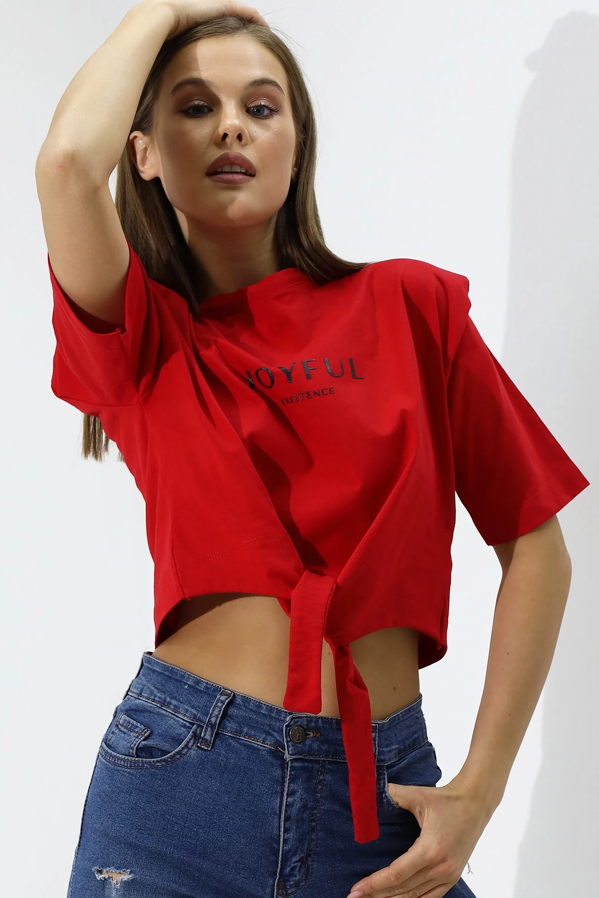 Kadın Kırmızı Yazı Baskılı Oversize Vatkalı  Bel Detay Örme T-Shirt  HZL23S-DSB120231