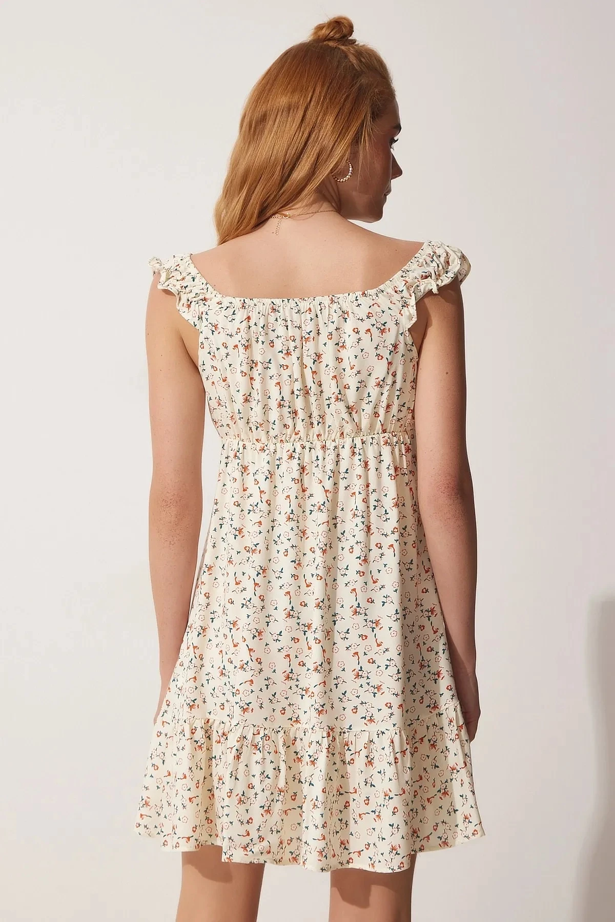 Kadın Krem Çiçekli Carmen Yaka Yazlık Viskon Elbise HZL22S-BD124101