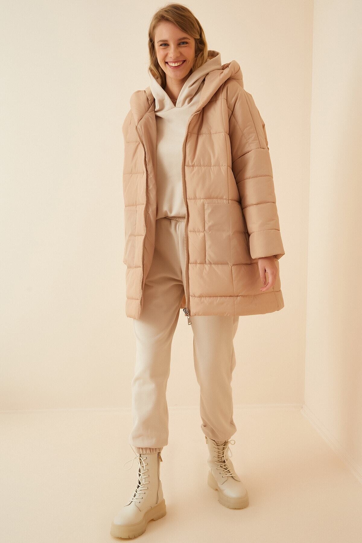 Kadın Krem Kaban Kapüşonlu Oversize Şişme Mont HZL22W-BD151301