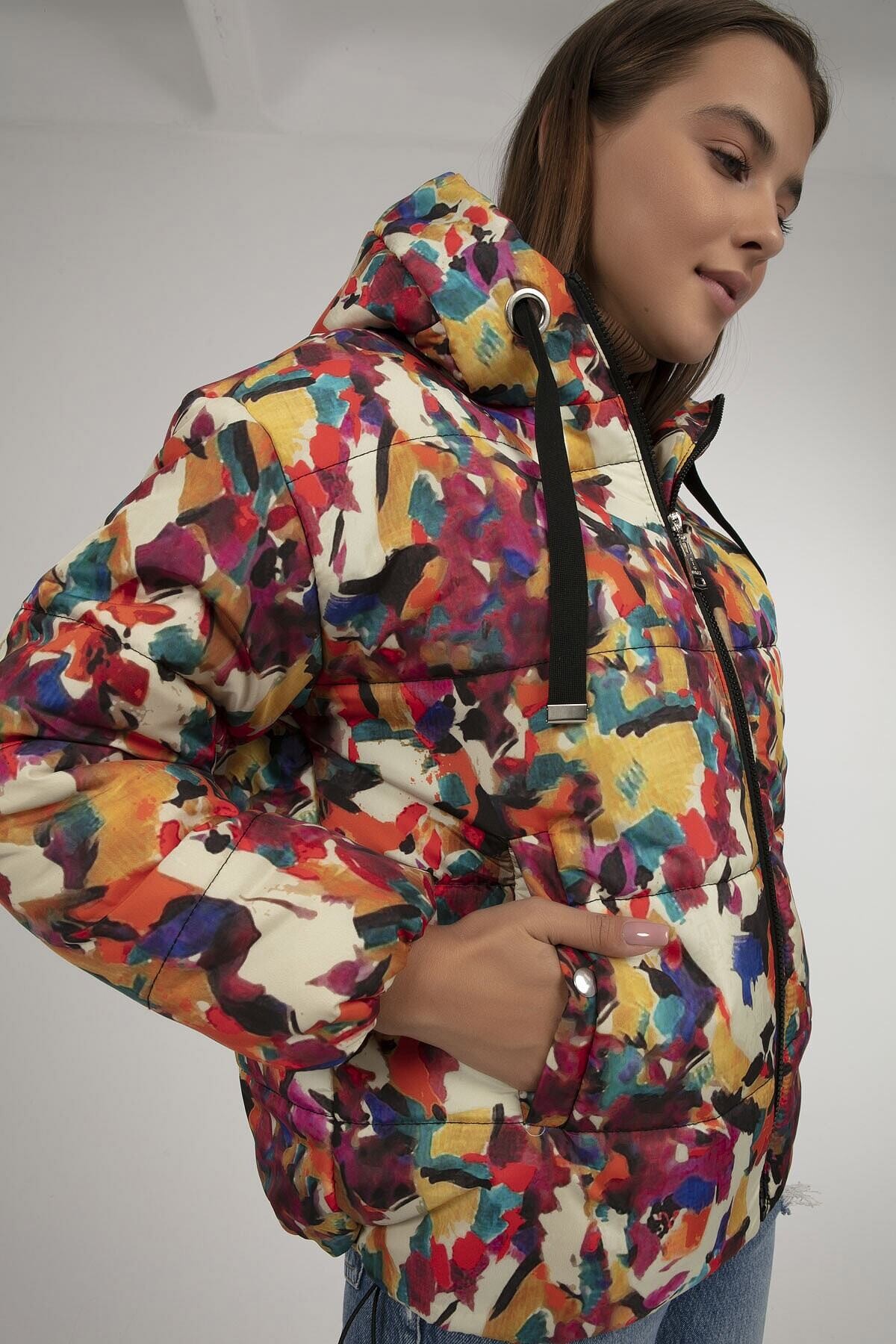 Kadın Krem Mor Desen Bel Büzgülü Kapüşonlu Şişme Mont HZL22W-BD151251