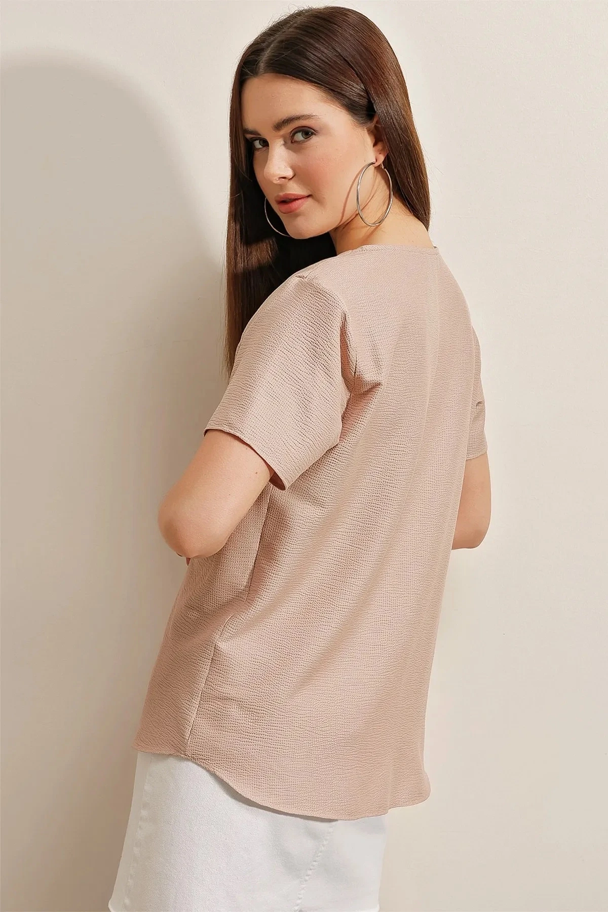 Kadın Krem Oversize Fırfırlı V Yaka Örme Bluz HZL23S-BD104581