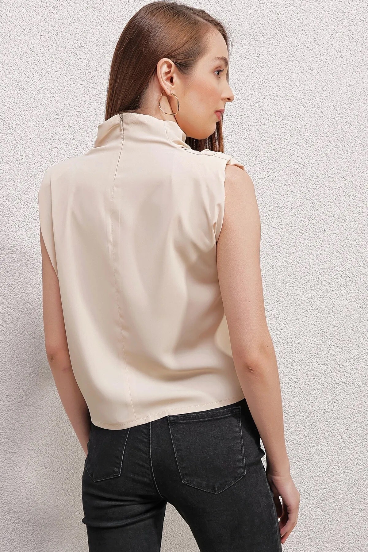 Kadın Bej Vatkalı Saten Bluz HZL23S-BD104621