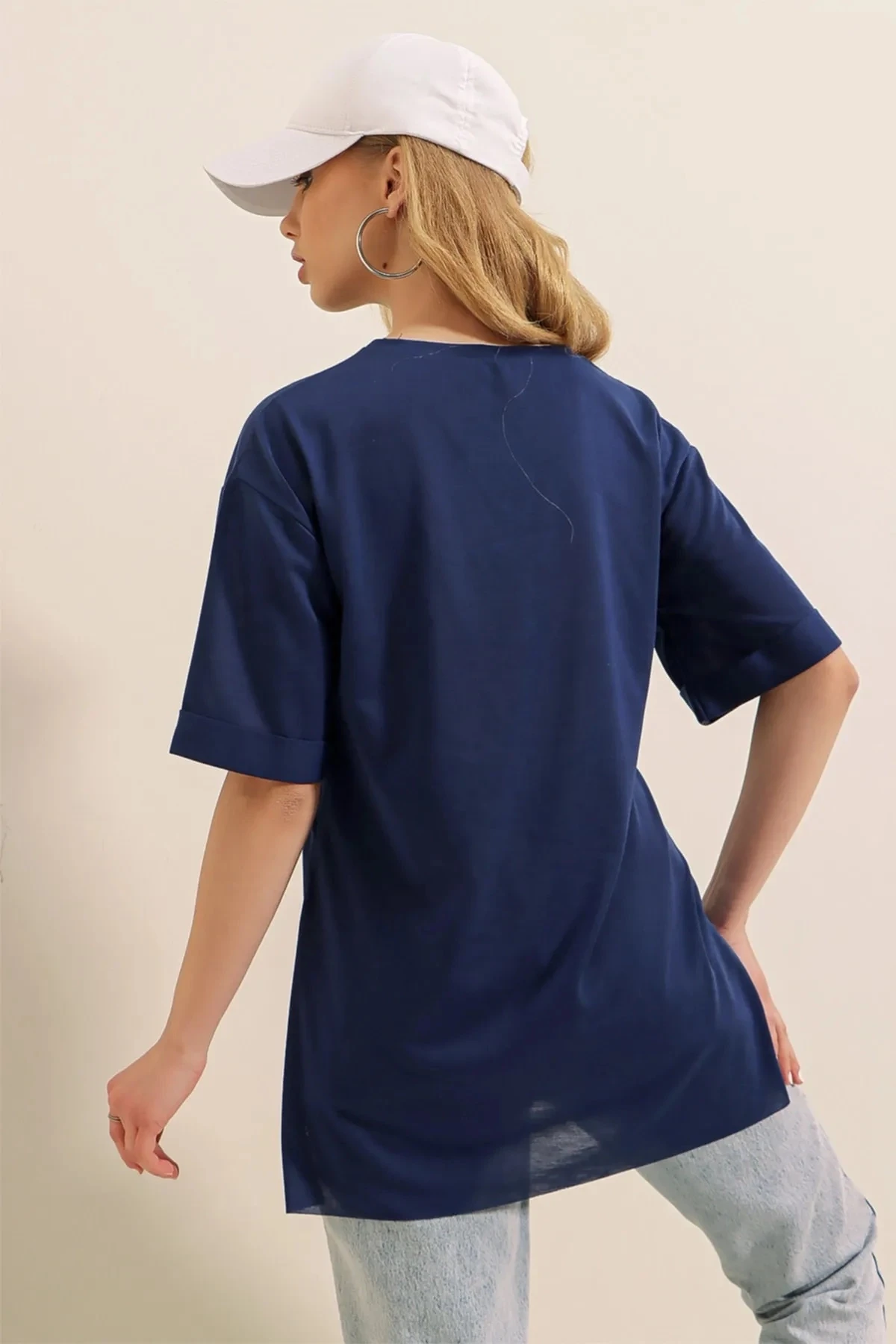 Kadın Lacivert Bisiklet Yaka Yandan Yırtmaçlı Kolu Katlı Oversize Örme T-Shirt HZL22S-BD143251