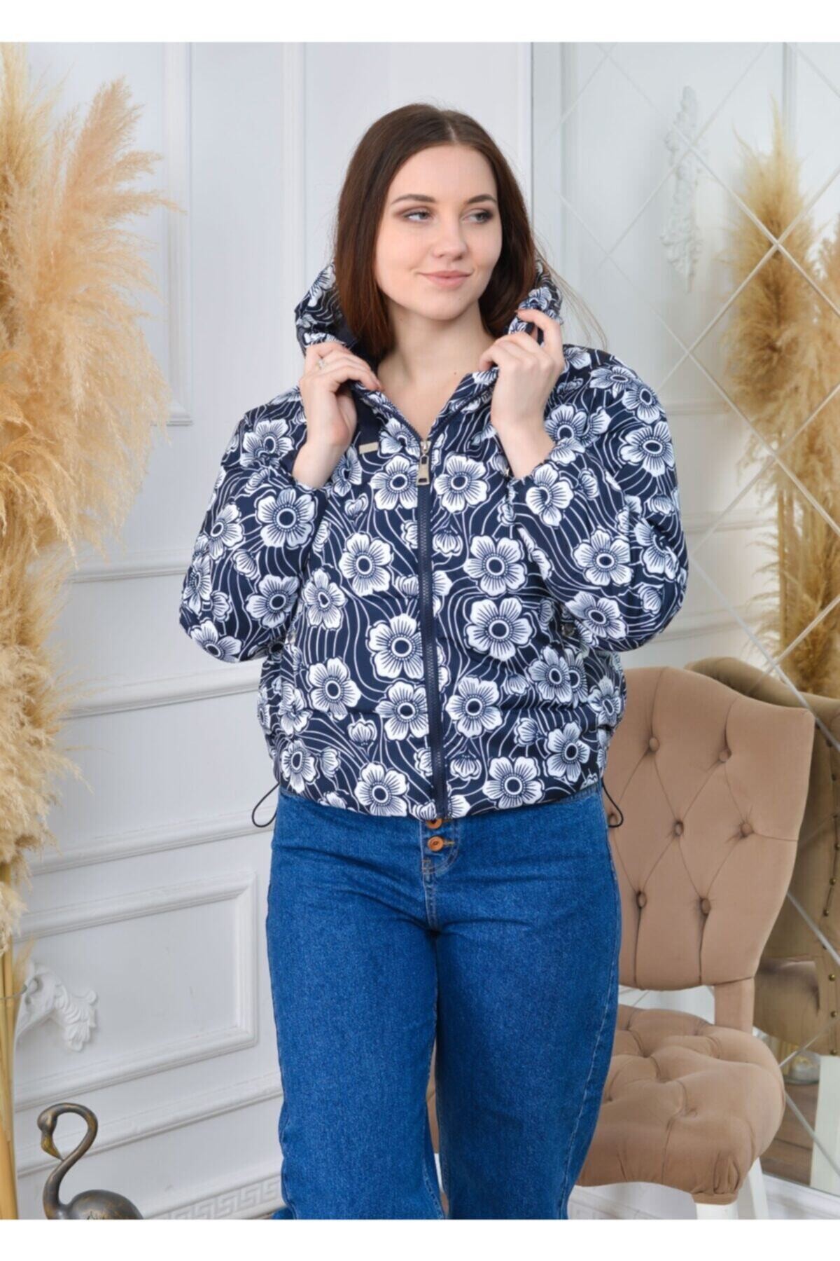 Kadın Lacivert Papatya Desen Bel Büzgülü Kapüşonlu Şişme Mont HZL22W-BD151251