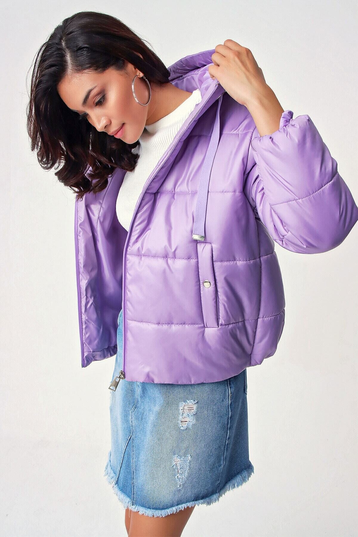 Kadın Lila Kapüşonlu Bel Büzgülü Şişme Mont HZL22W-BD151171