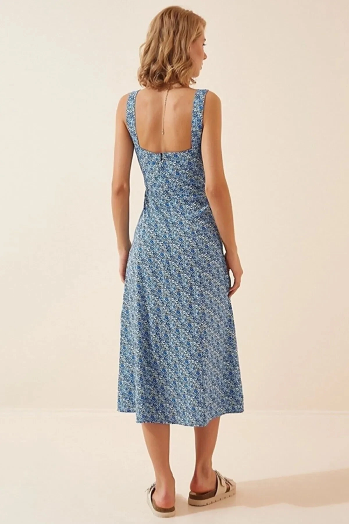 Kadın Mavi Çiçekli Kare Yaka Yazlık Viskon Elbise HZL23S-BD122821