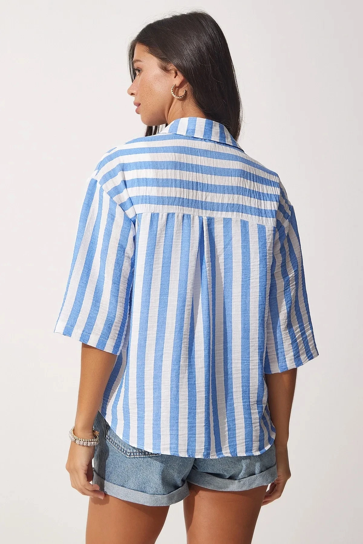 Kadın Mavi Çizgili Keten Viskon Gömlek HZL23S-BD1201721