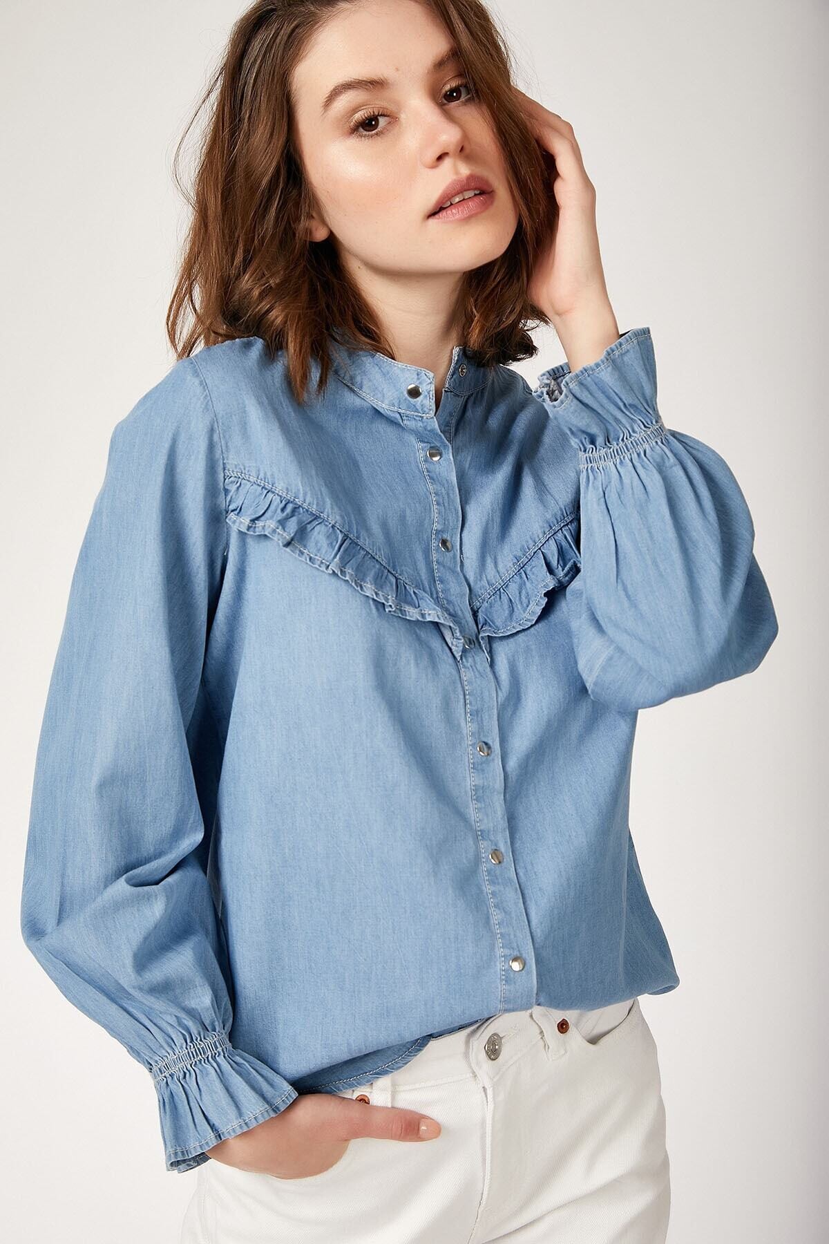 Kadın Mavi Hakim Yaka Fırfırlı Uzun Kollu Kot Gömlek HZL22W-BD137991