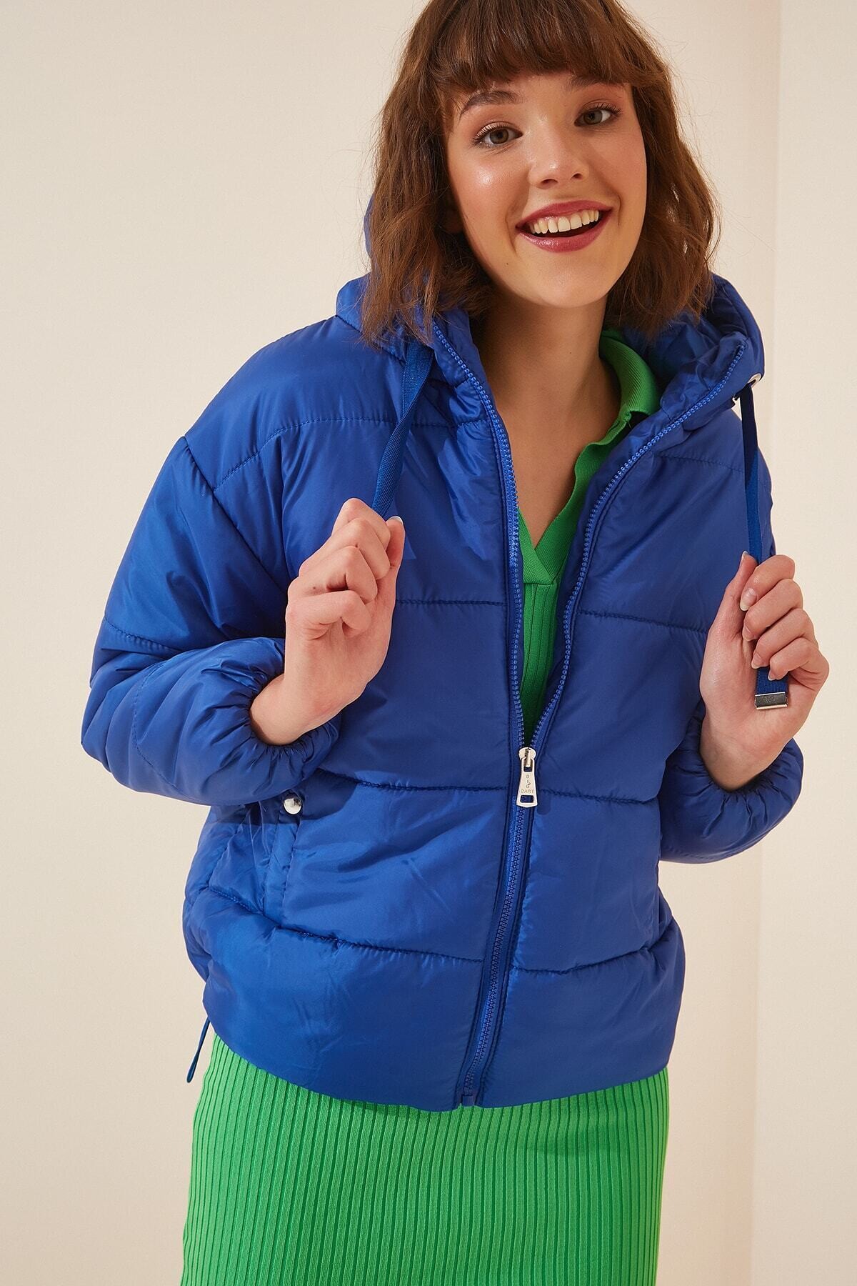 Kadın Mavi Kapüşonlu Bel Büzgülü Şişme Mont HZL22W-BD151171