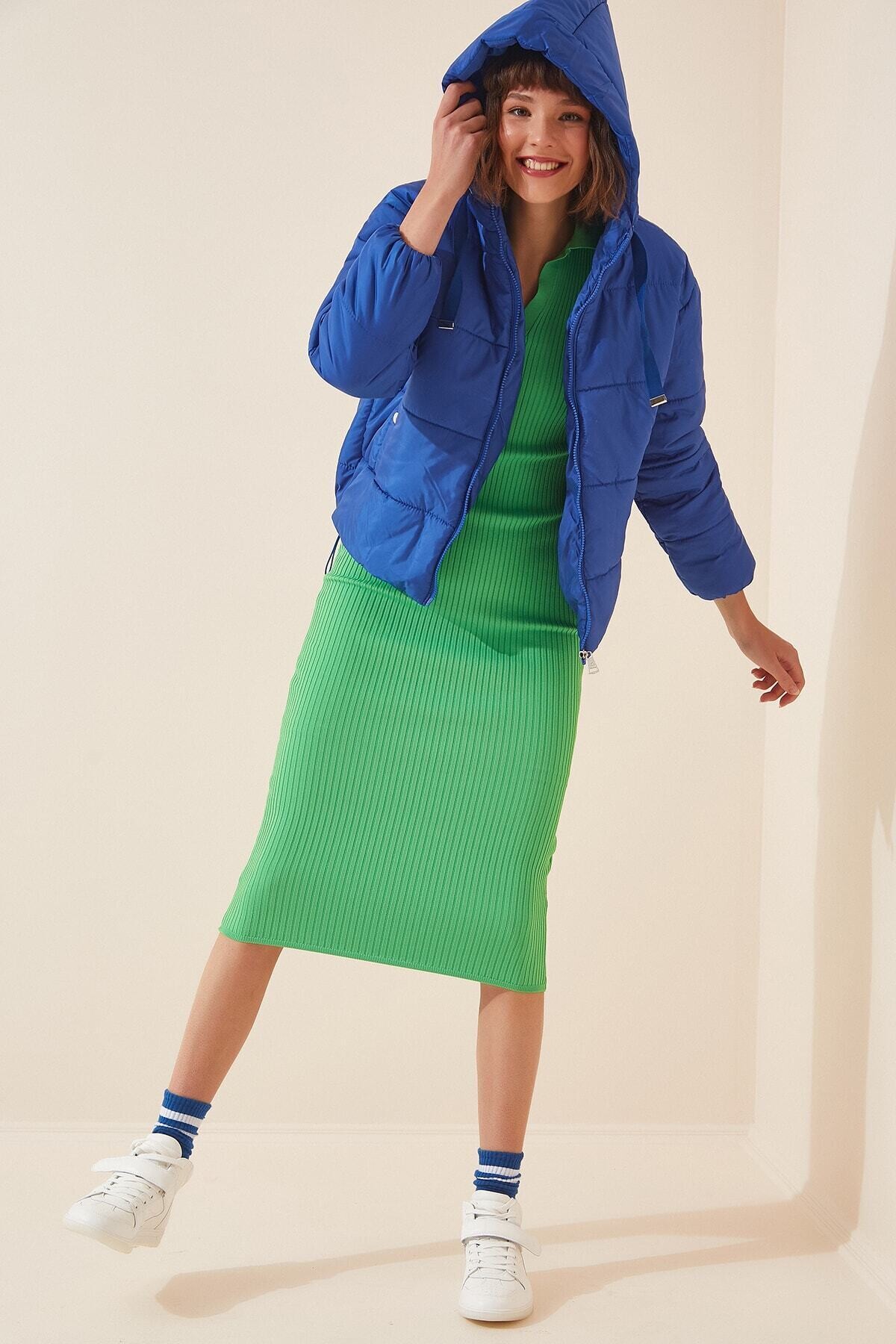 Kadın Mavi Kapüşonlu Bel Büzgülü Şişme Mont HZL22W-BD151171