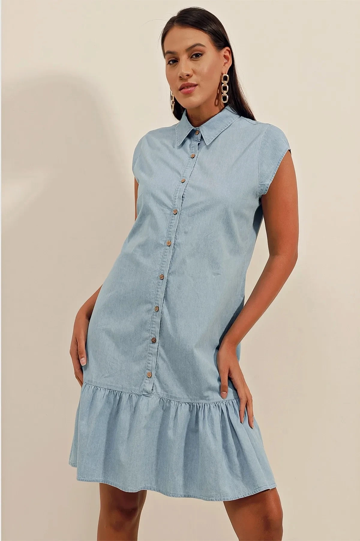 Kadın Mavi Sıfır Kol Düğmeli Kot Elbise HZL23S-BD123731