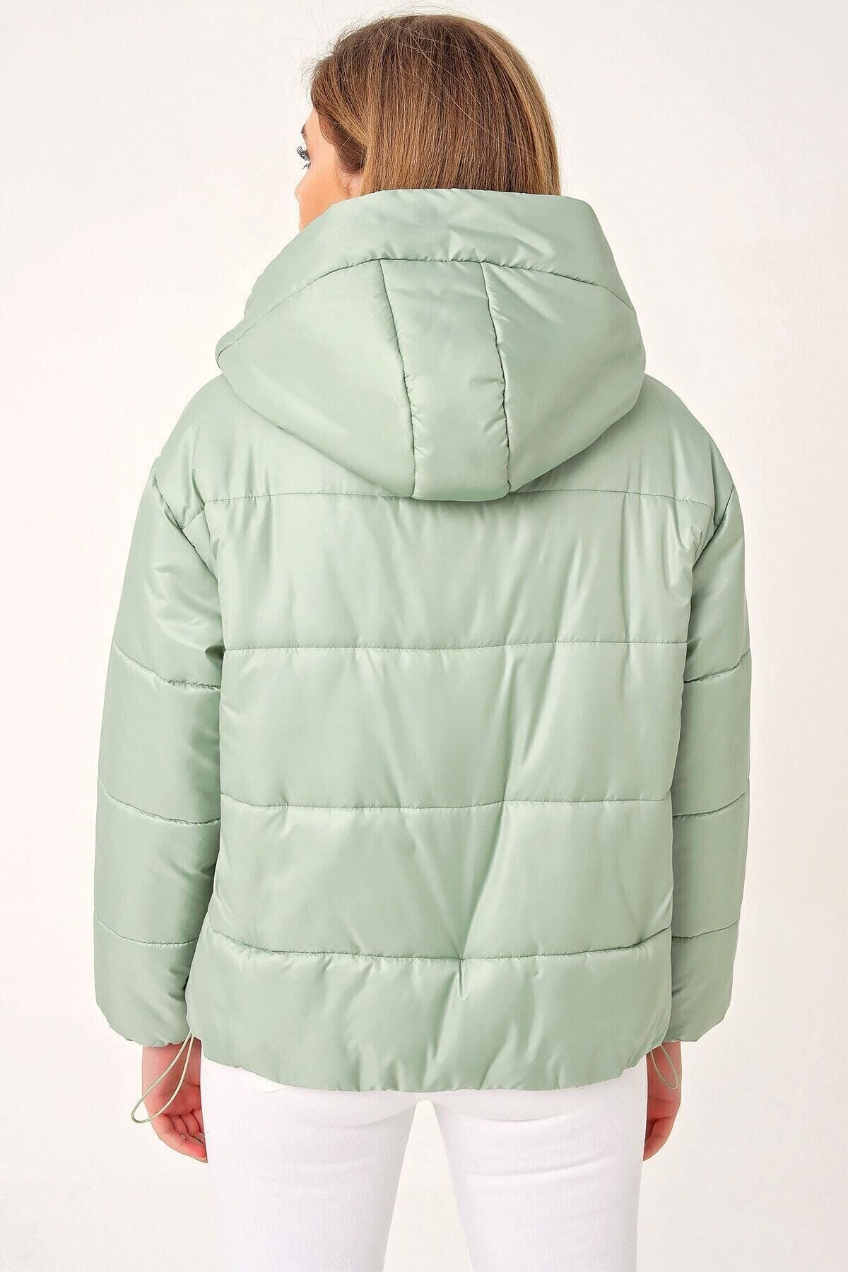 Kadın Mint Yeşil Kapüşonlu Bel Büzgülü Şişme Mont HZL22W-BD151171