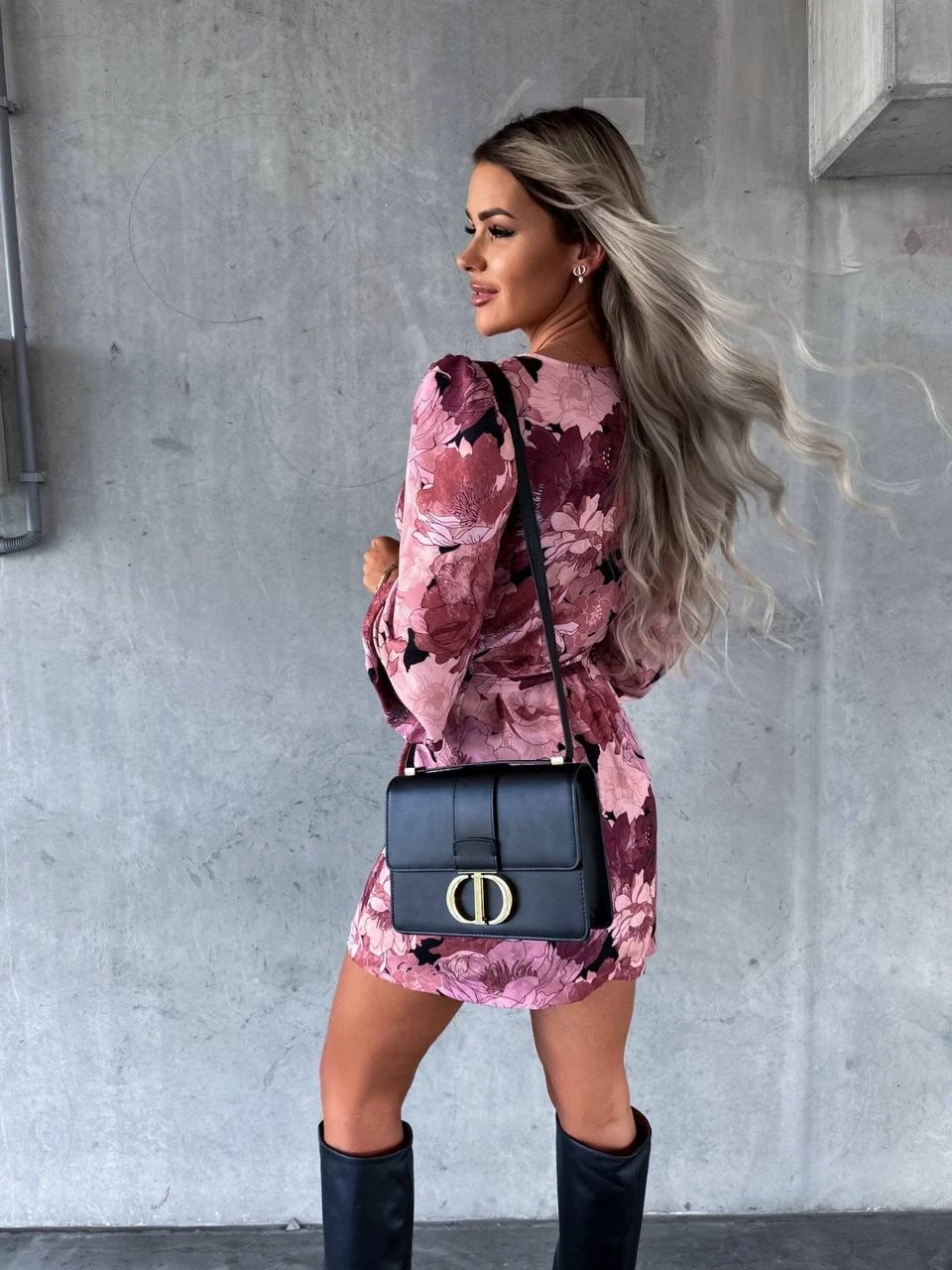 Kadın Pembe Çiçekli Beli Lastikli Ve Kuşaklı V Yaka Elbise HZL24S-BD121301