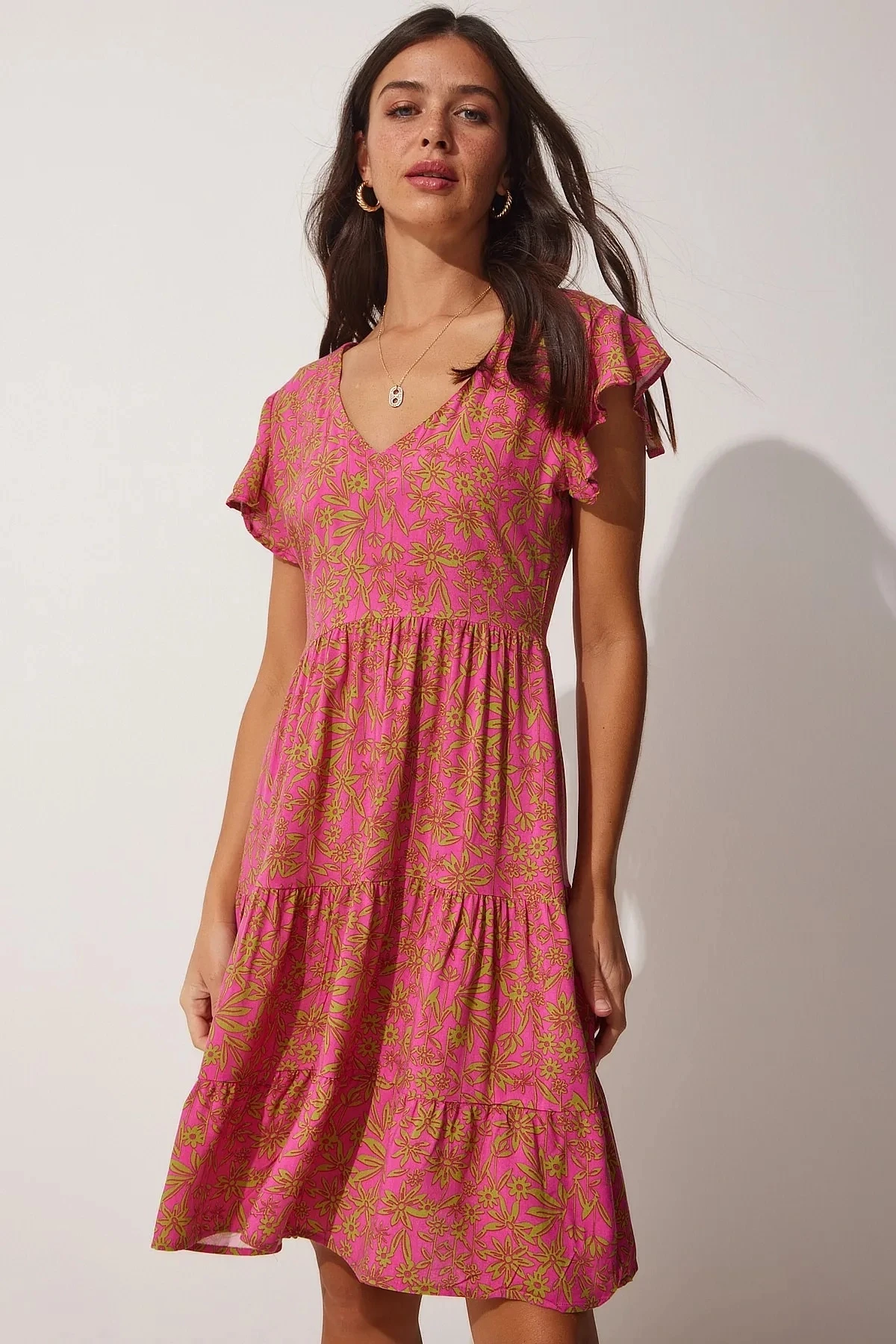 Kadın Pembe Çiçekli Yazlık V Yaka Viskon Elbise HZL23S-BD123971