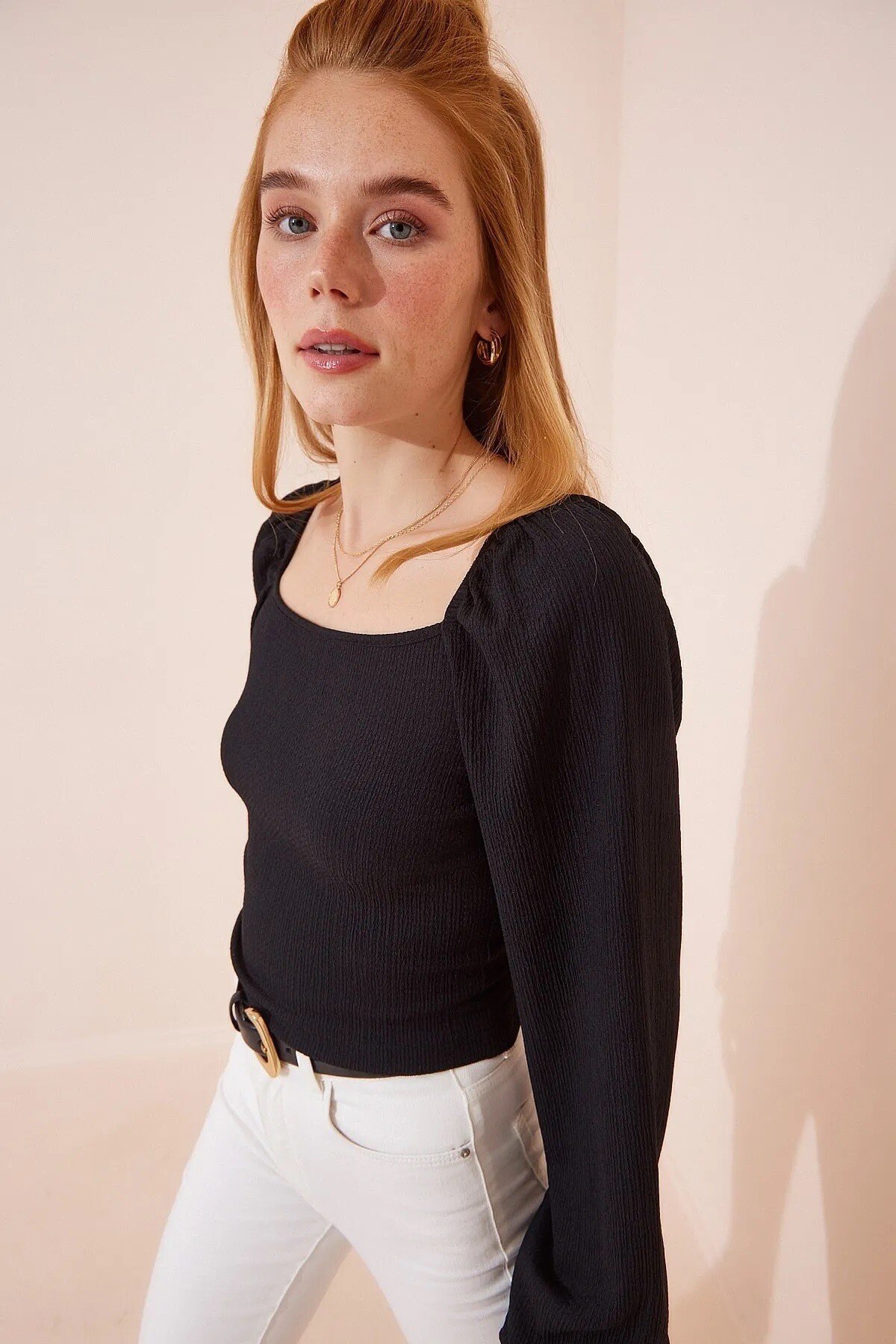 Kadın Siyah Balon Kol Dokulu Kare Yaka Trend Örme Bluz HZL23W-BD104651