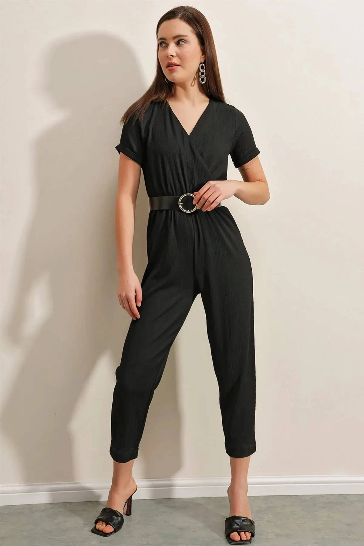 Kadın Siyah Beli Lastikli  V Yaka Deri Kemerli Örme Tulum HZL23S-BD170221