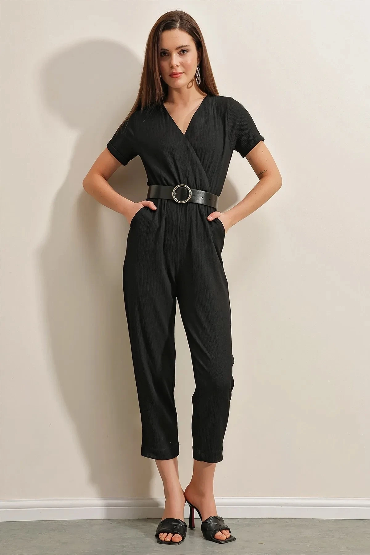 Kadın Siyah Beli Lastikli  V Yaka Deri Kemerli Örme Tulum HZL23S-BD170221