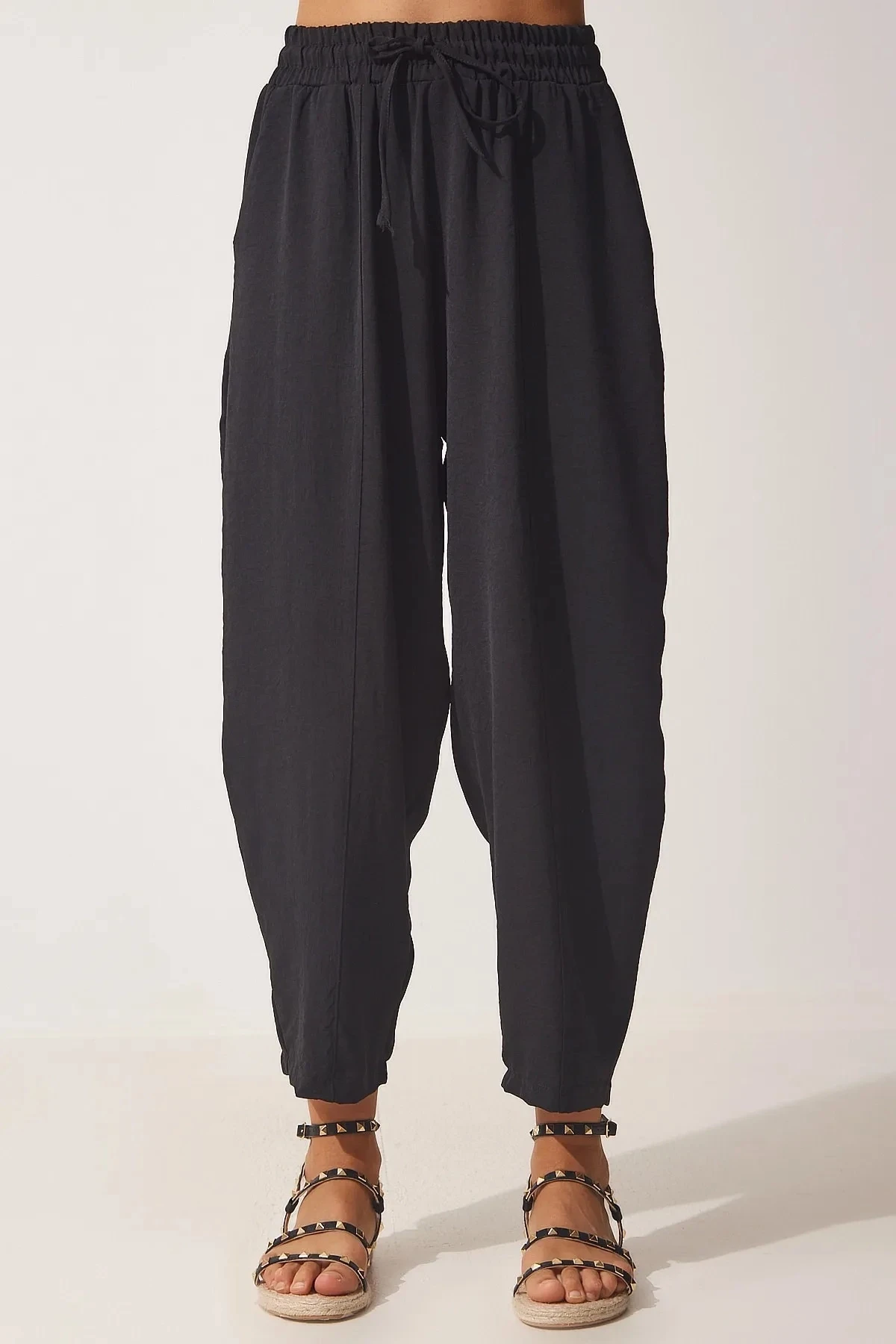 Kadın Siyah Cepli Beli Lastikli Ayrobin Şalvar Pantolon HZL23S-BD165911