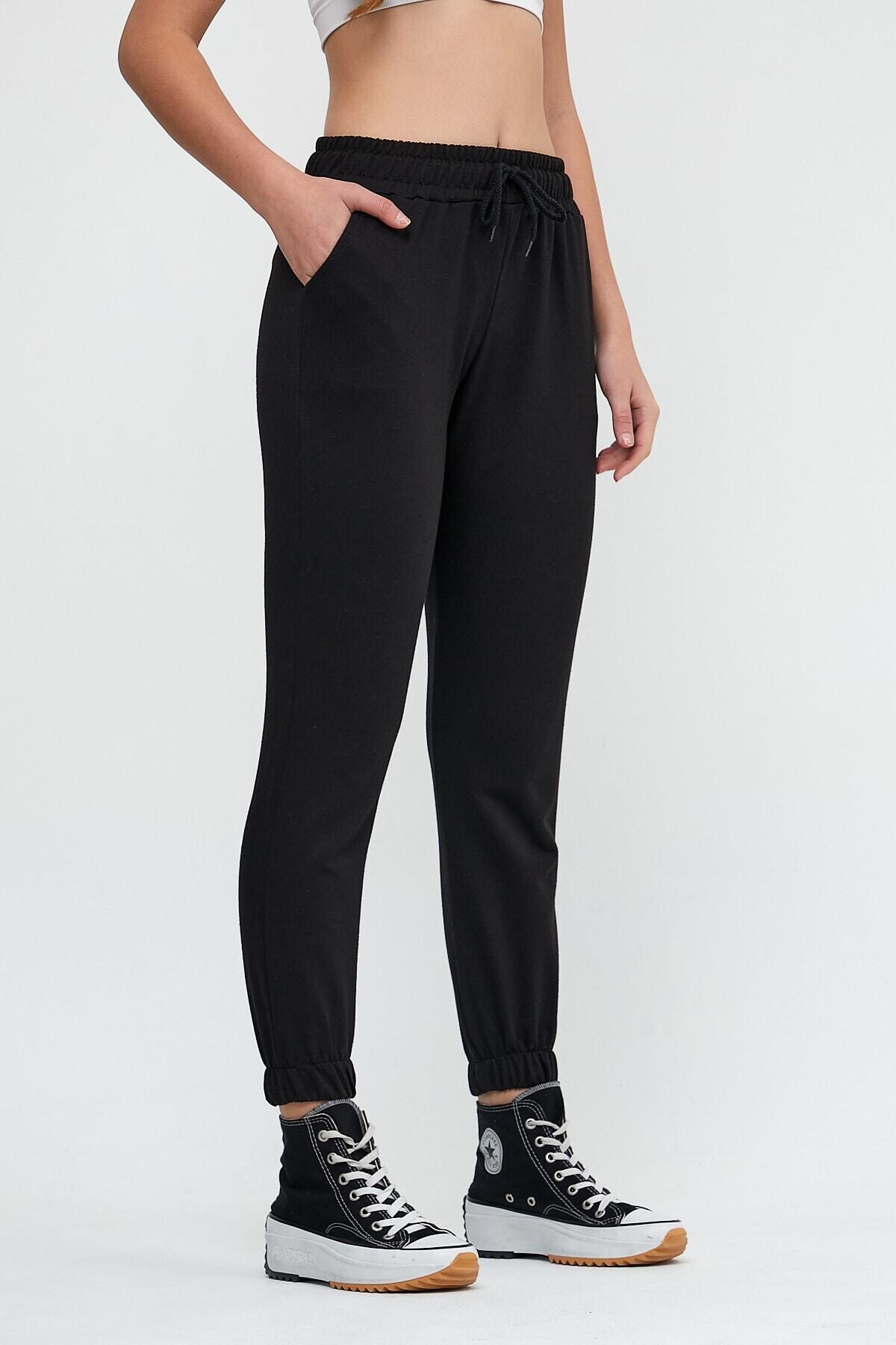 Kadın Siyah Cepli Beli Paçası Lastikli Eşofman Altı HZL22W-BD1553661