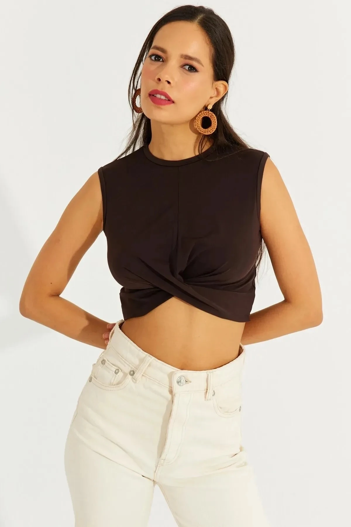 Kadın Siyah Önü Düğümlü Bisiklet Yaka Sıfır Kol Likralı Crop Bluz HZL23S-SND120181