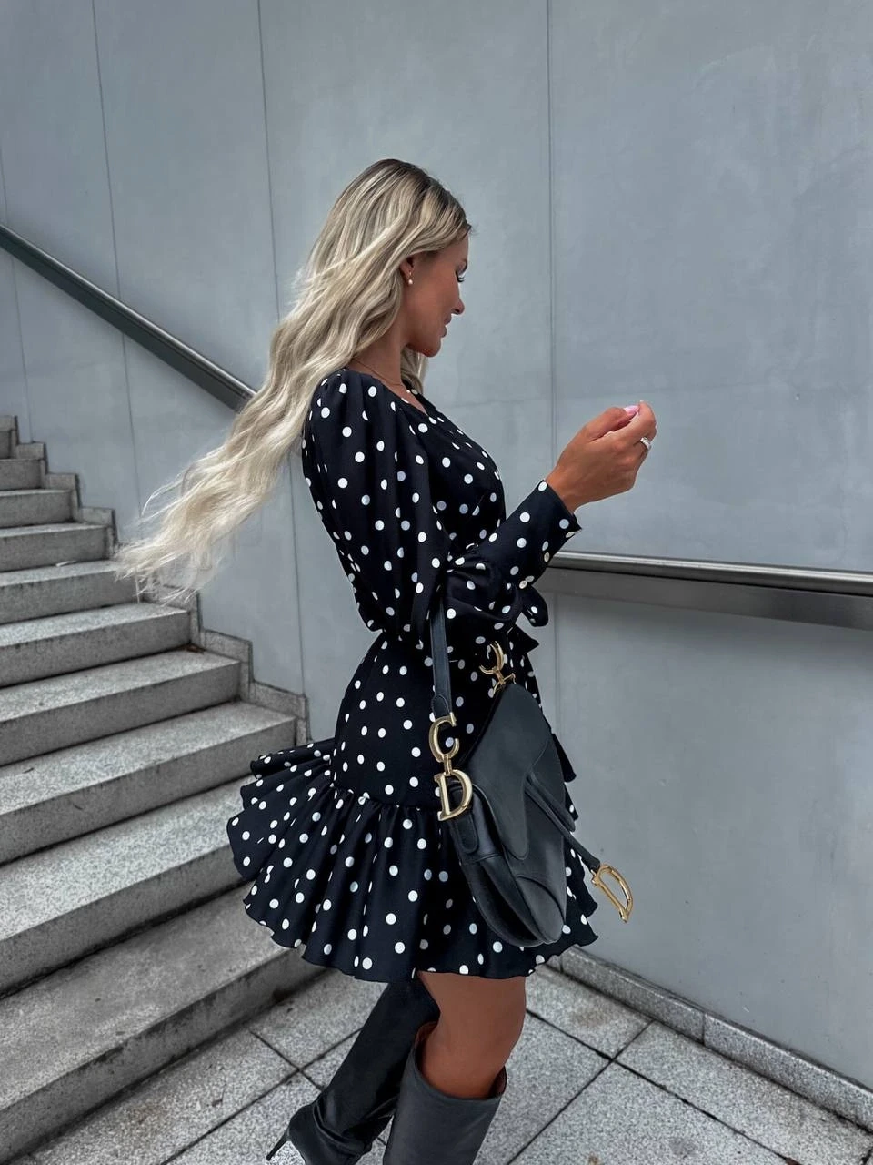 Kadın Siyah Ayarlanabilir İpli Bel Moss Crep Kumaş Dijital Baskı V Yaka Elbise HZL24S-BD121291