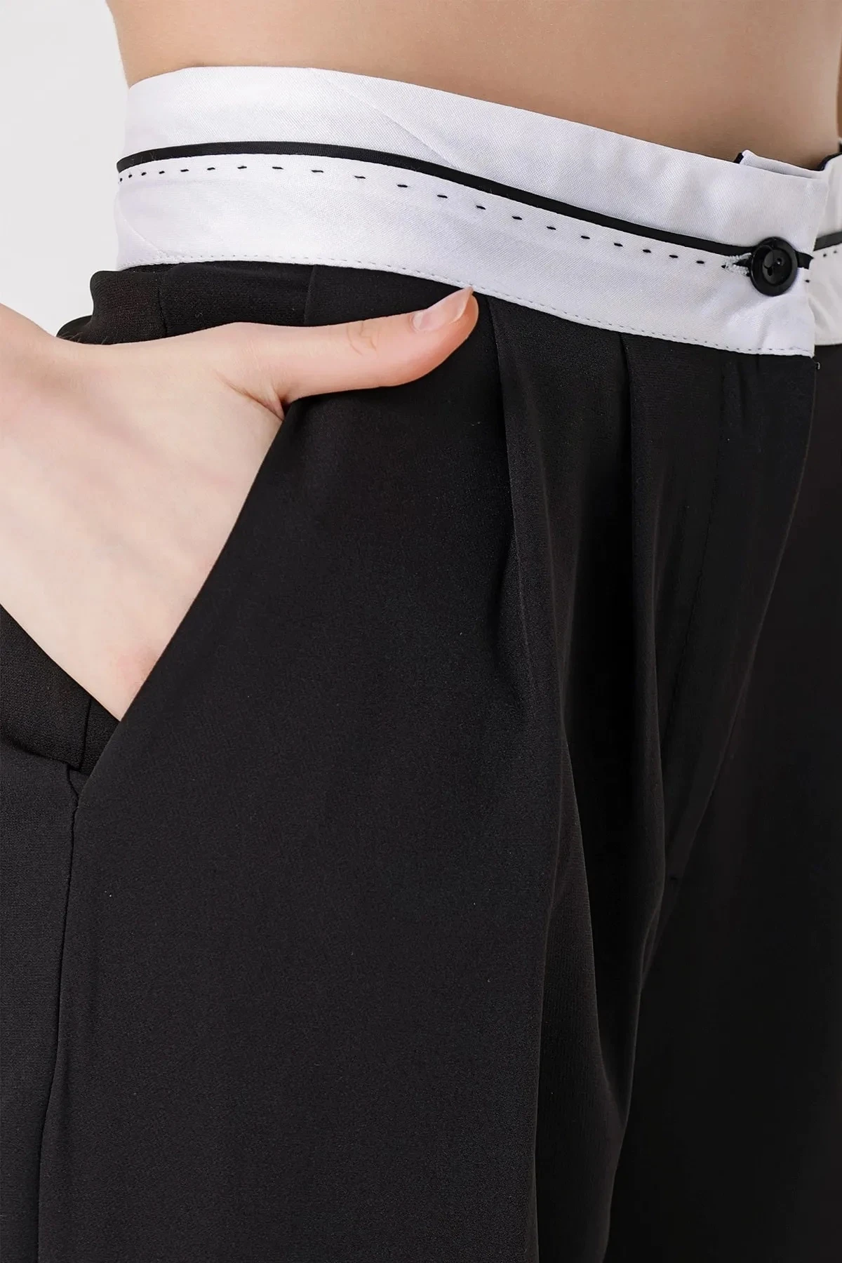 Kadın Siyah Ters Kemer Detaylı Yüksek Bel  Palazzo Pantolon HZL23S-BD165721