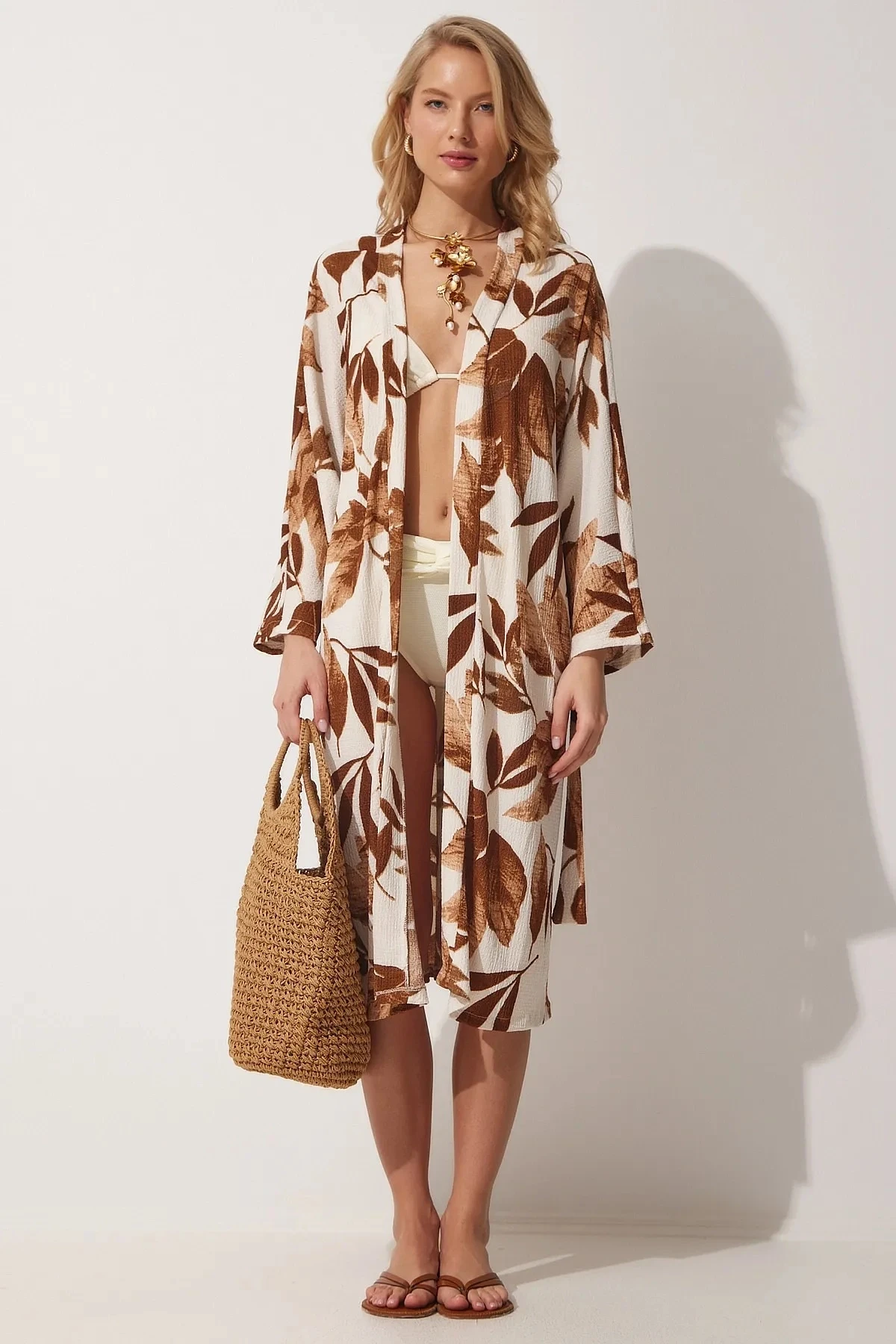 Kadın Yaprak Desenli Uzun Kahverengi Önü Açık Katlı Yaka Dokulu Viskon Yazlık Kimono HZL23S-BD158931