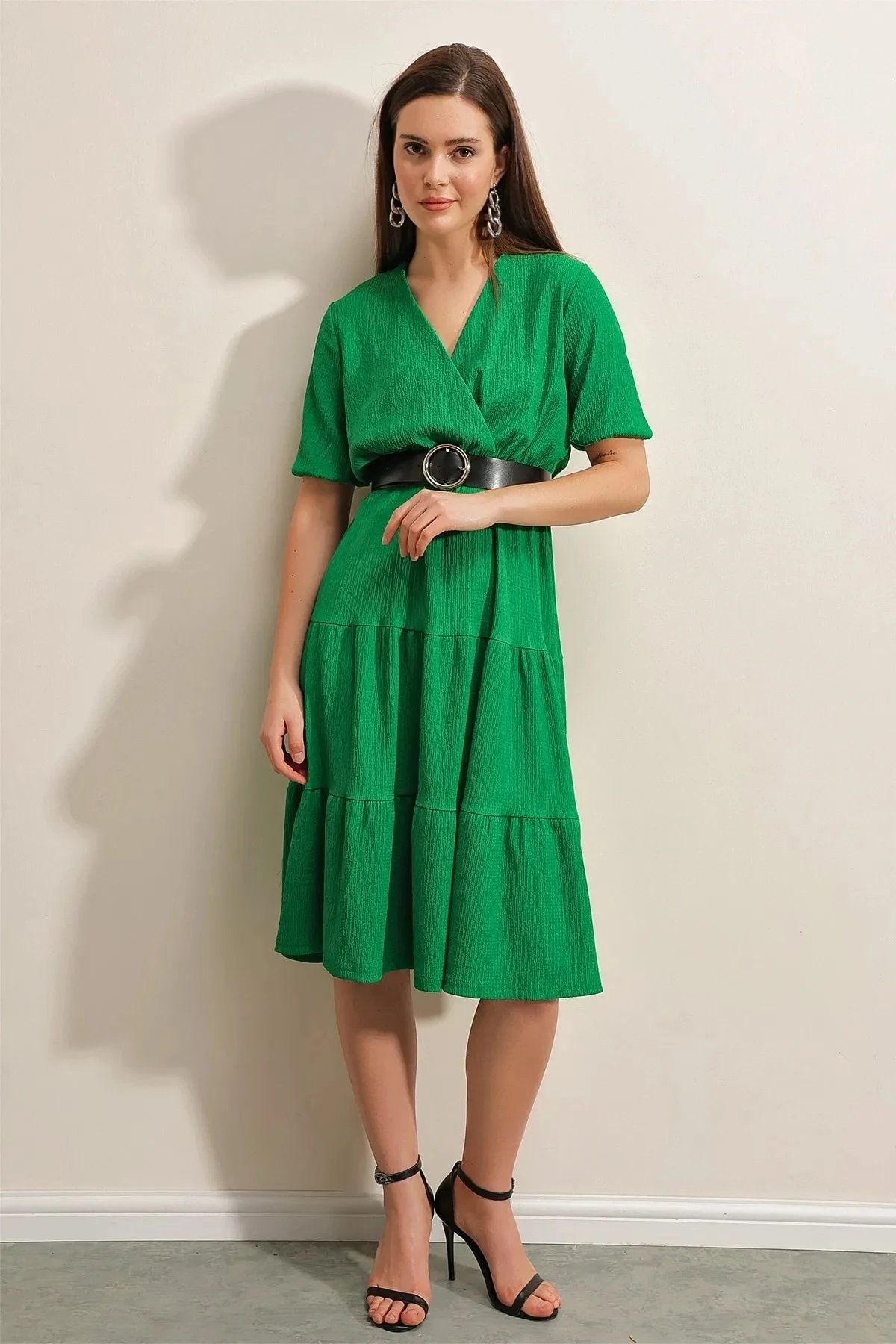 Kadın Yeşil V Yaka Beli Lastikli Siyah Kemerli Örme Elbise HZL23S-BD123771