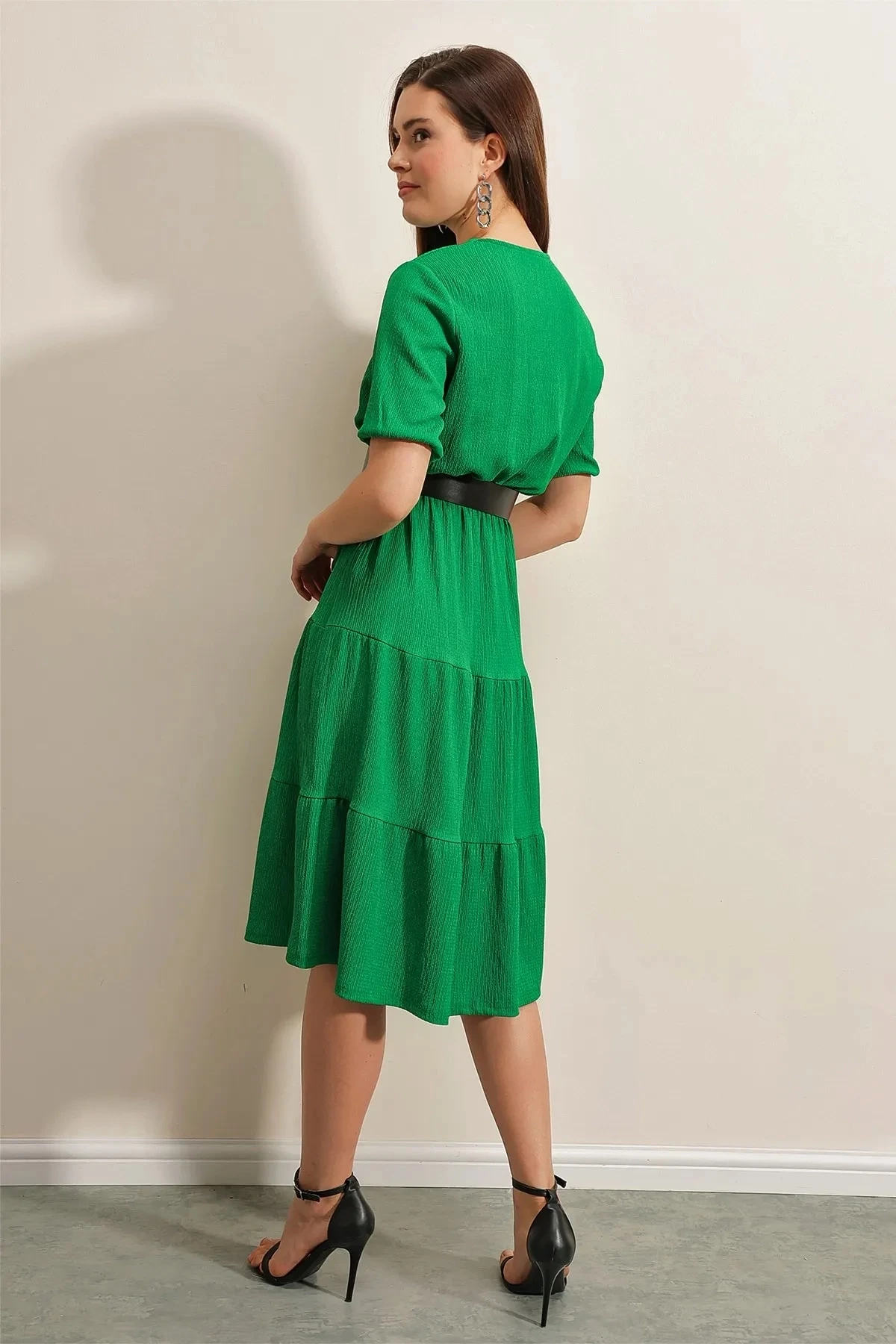 Kadın Yeşil V Yaka Beli Lastikli Siyah Kemerli Örme Elbise HZL23S-BD123771