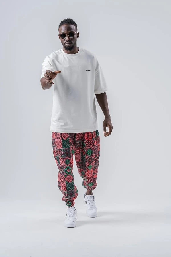 Erkek Kırmızı Desenli Beli ve Paçası Lastikli Bol Kesim Pileli Jogger Eşofman Altı HZL24S-MXC8989-69