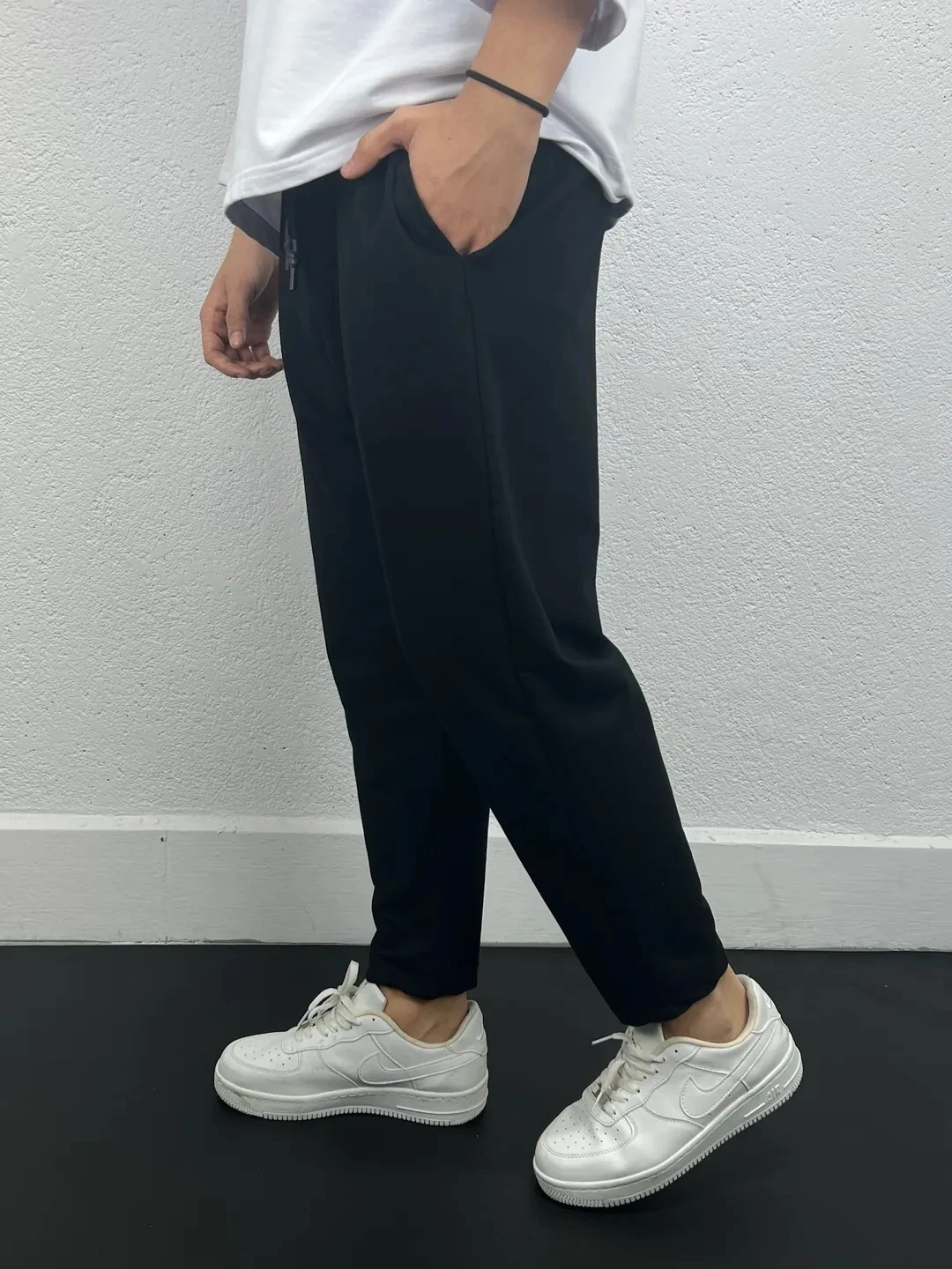 Erkek Siyah Beli İp Bağlamalı Düz Kesim Cepli Pantolon Eşofman Altı HZL24S-MXC8948-193