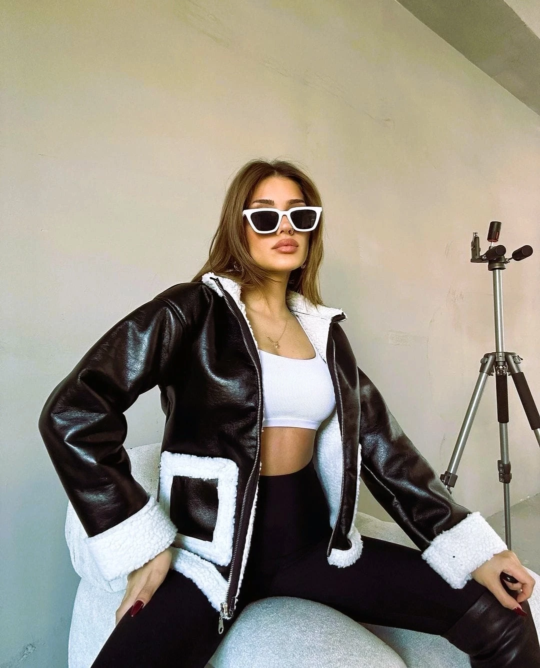 Kadın Acı Kahve Yakası Ve Içi Kürklü Önden Fermuarlı Suni Deri Mont HZL24W-BRC181001