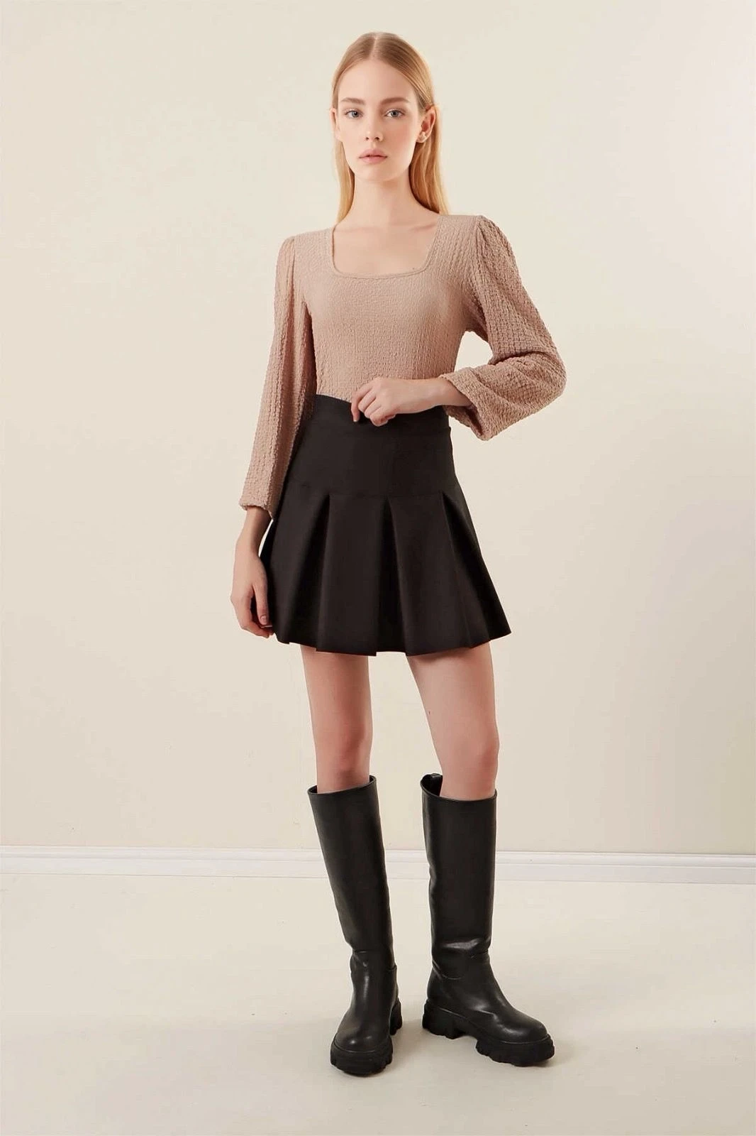 Kadın Bej Balon Kol Dokulu Kare Yaka Trend Örme Bluz HZL23W-BD104421