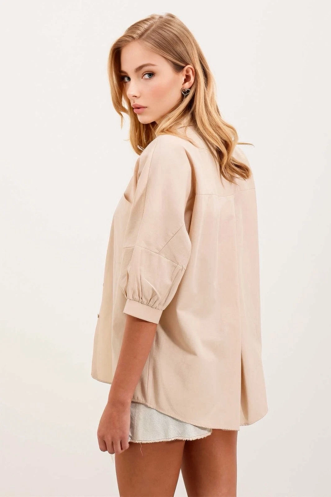 Kadın Bej Geniş Kalıp Cepli Kısa Kol Basic Gömlek HZL24W-BD1202131