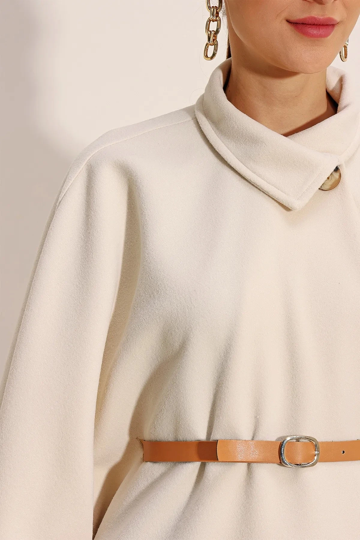 Kadın Bej Hakim Yaka Kemer Detaylı Kaşe Panço  HZL24W-BD191341