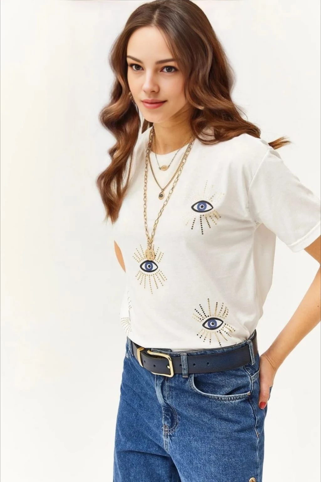 Kadın Beyaz Bisiklet Yaka Göz Baskılı Varak Detaylı T-Shirt HZL24S-DSB120251