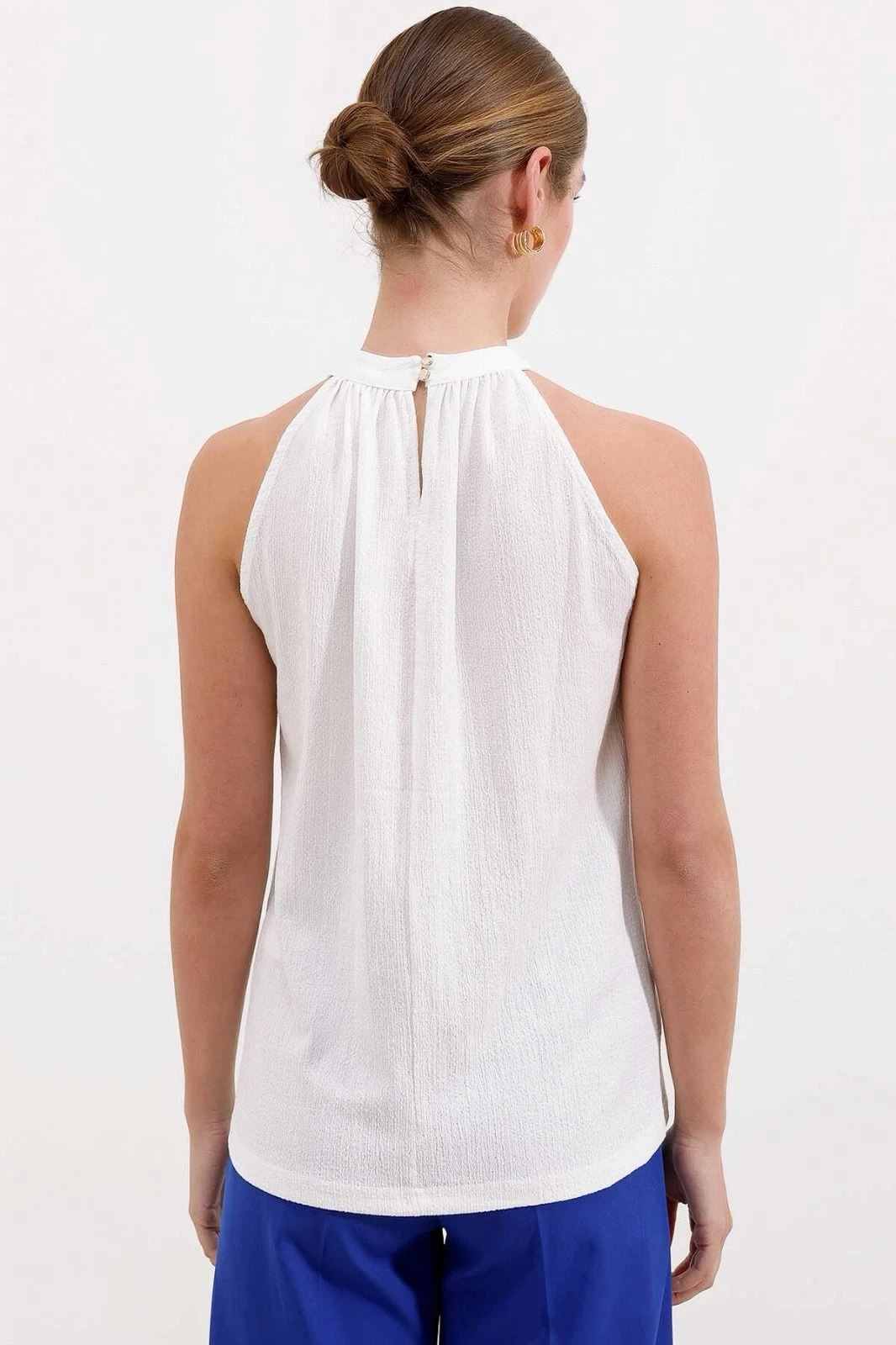 Kadın Beyaz Halter Yaka Kolsuz Örme Bluz HZL24S-BD104891