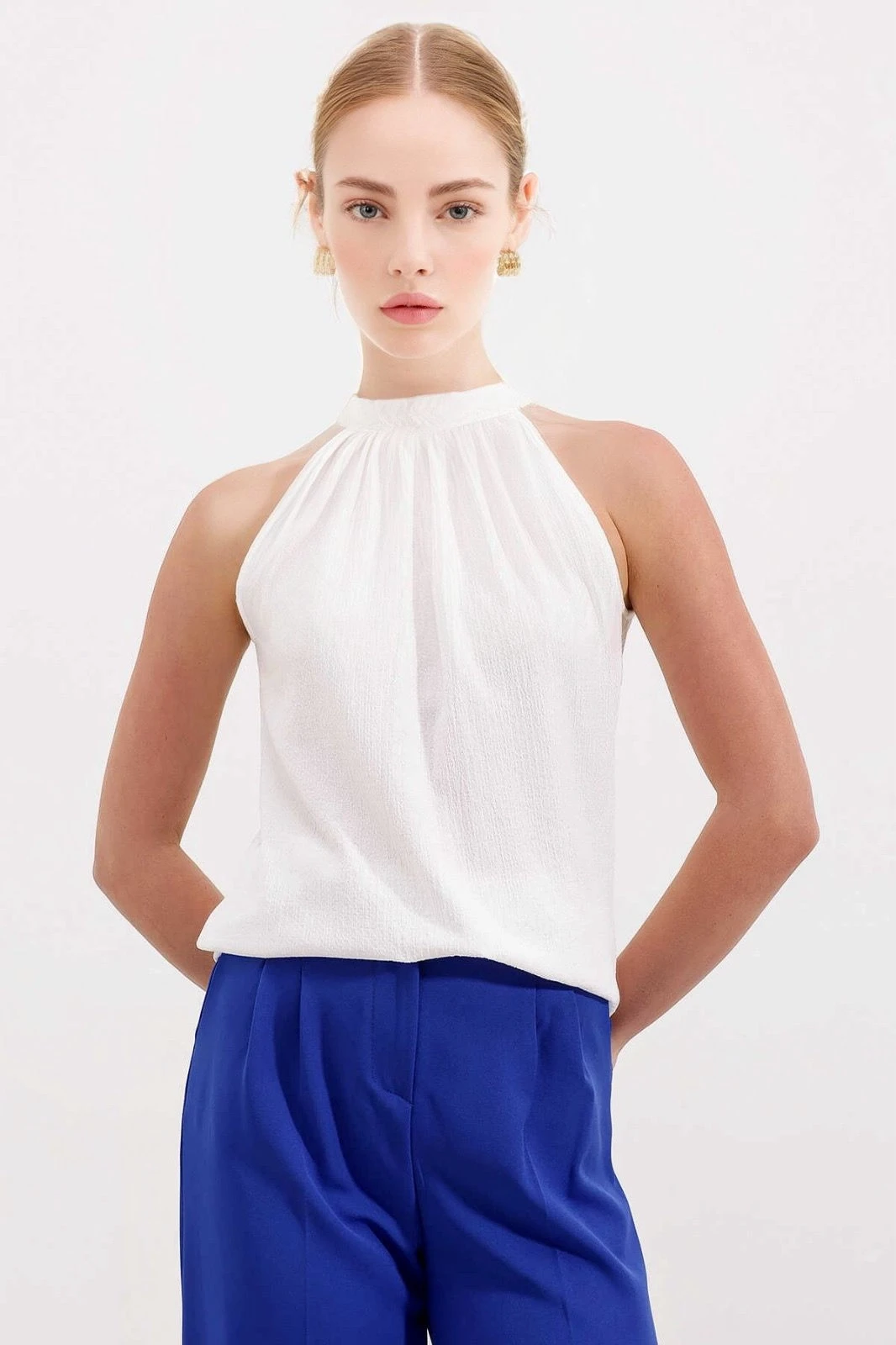 Kadın Beyaz Halter Yaka Kolsuz Örme Bluz HZL24S-BD104891