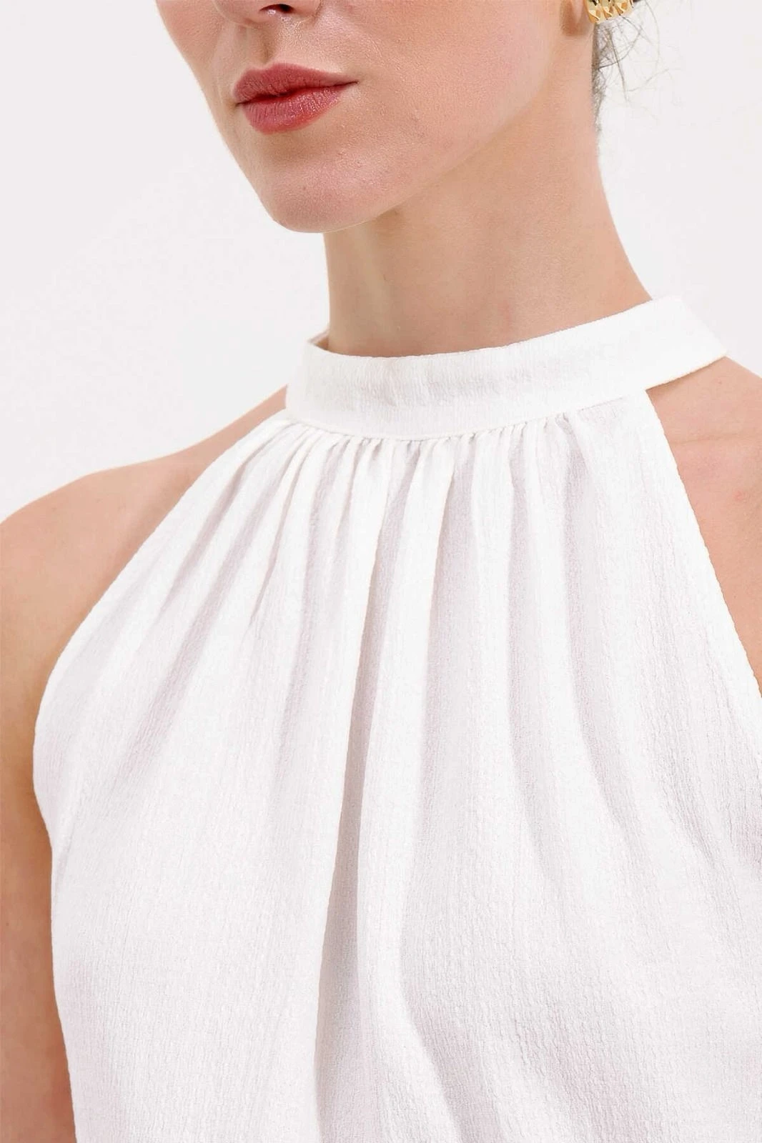 Kadın Beyaz Halter Yaka Kolsuz Örme Bluz HZL24S-BD104891