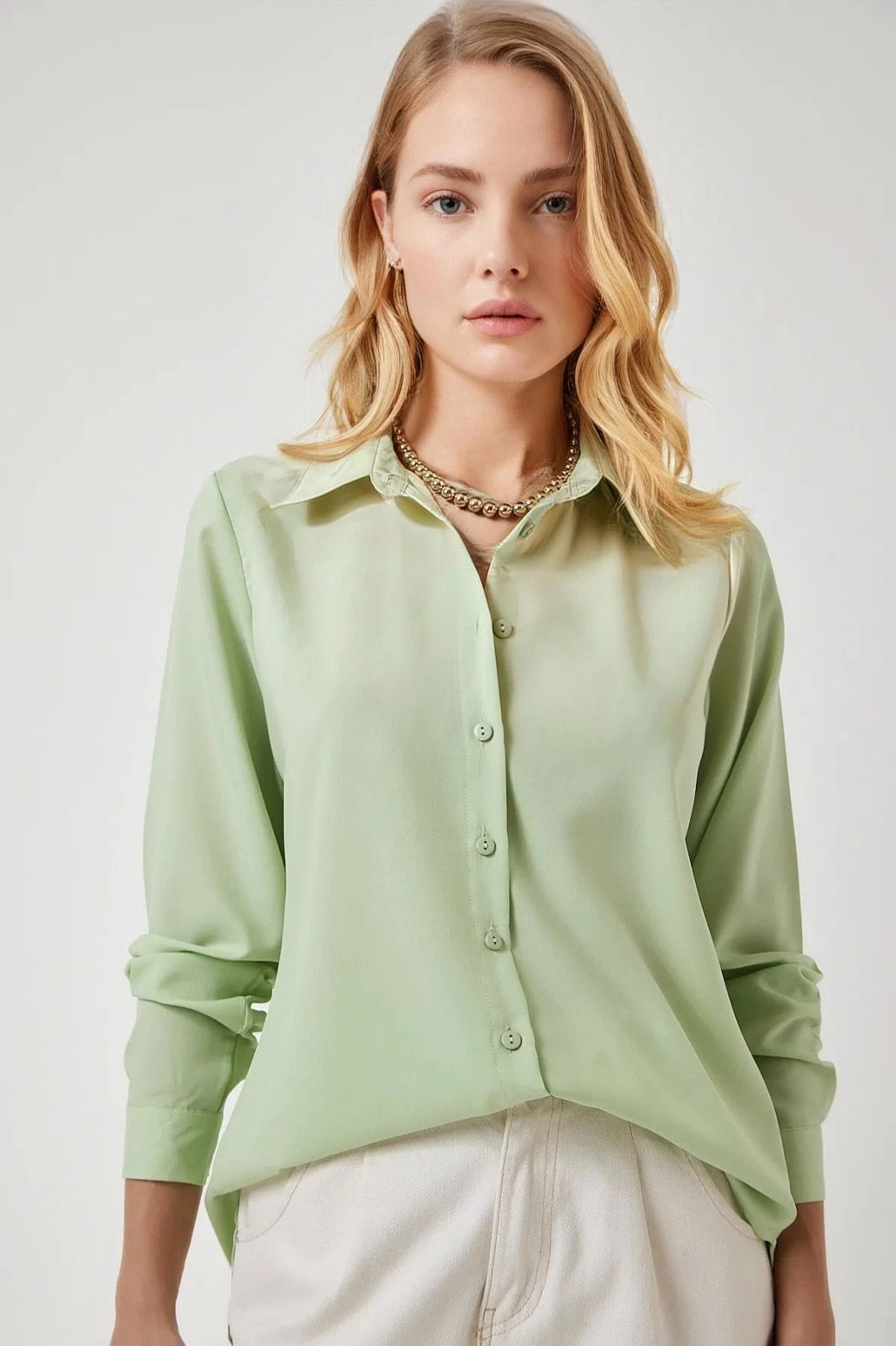 Kadın Çağla Yeşil Yumuşak Dokulu Basic Gömlek HZL24W-BD1202091