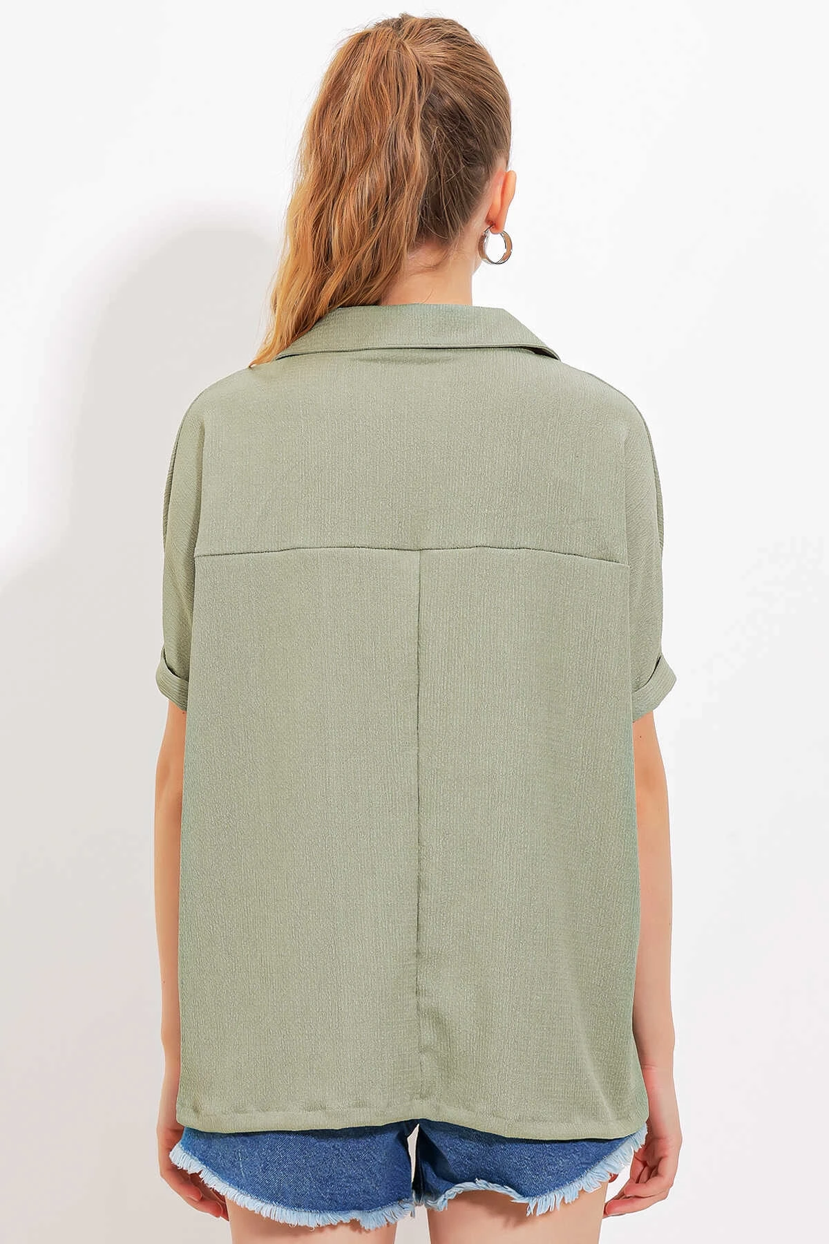 Kadın Çağla Yeşili Polo Yaka Geniş Kesim Örme Bluz HZL24S-BD104861