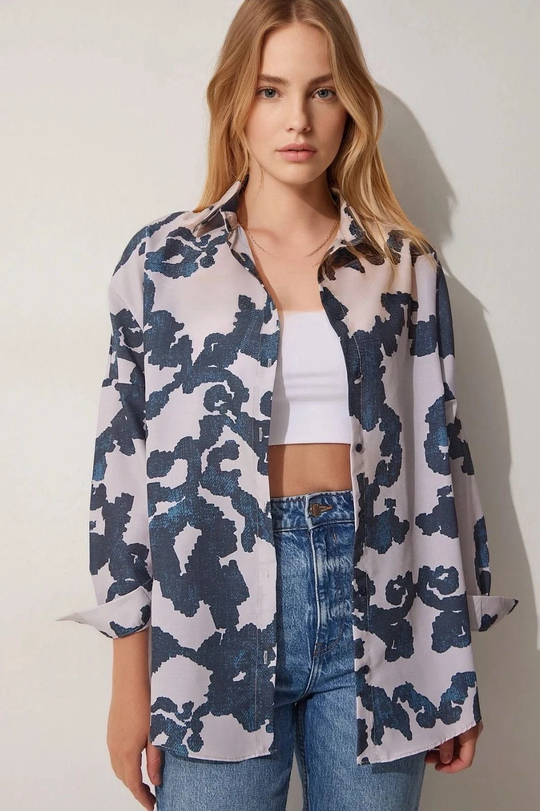 Kadın Desenli Lacivert Krem Oversize Uzun Basic Gömlek Hzl22w-bd139001
