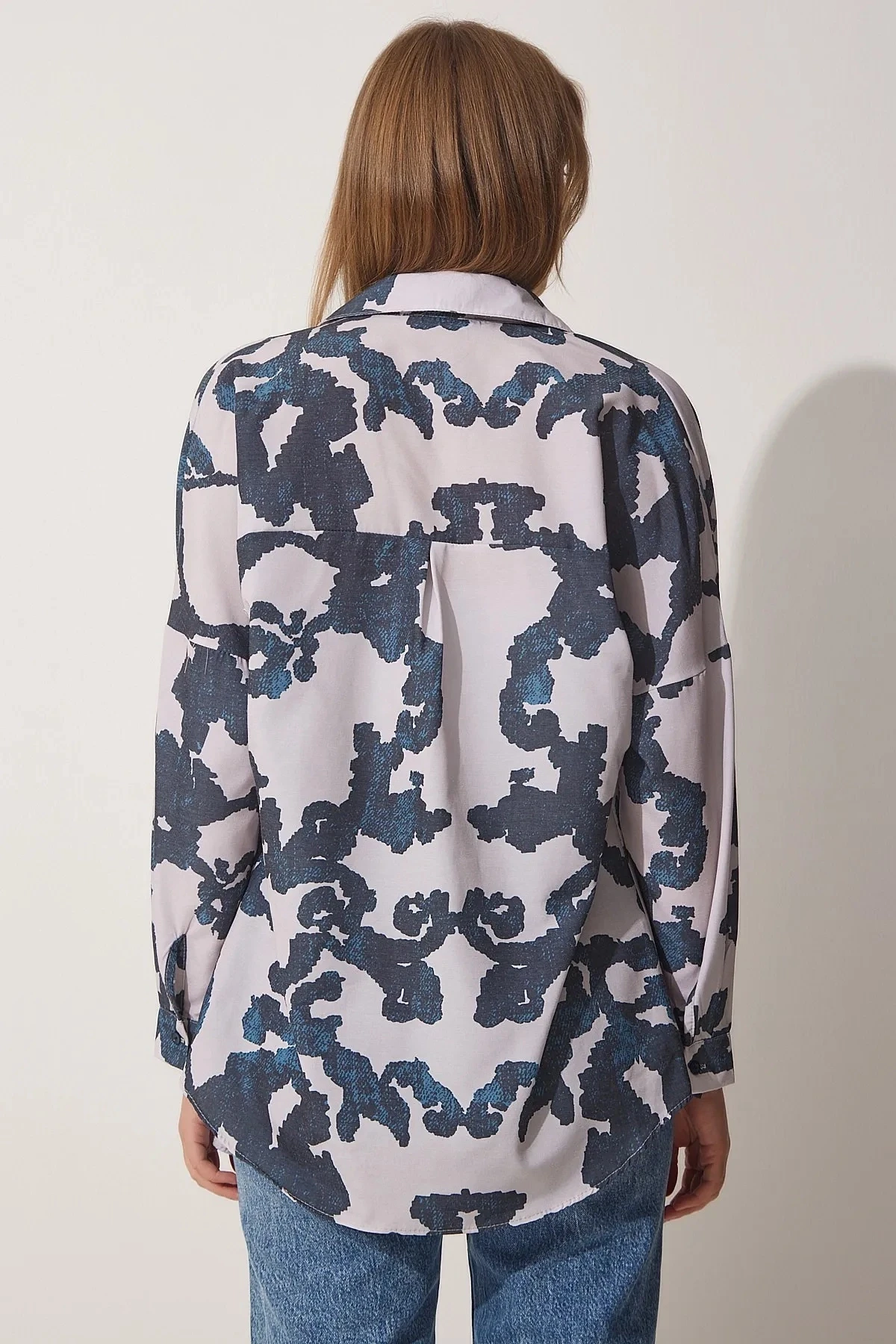 Kadın Desenli Lacivert Krem Oversize Uzun Basic Gömlek Hzl22w-bd139001