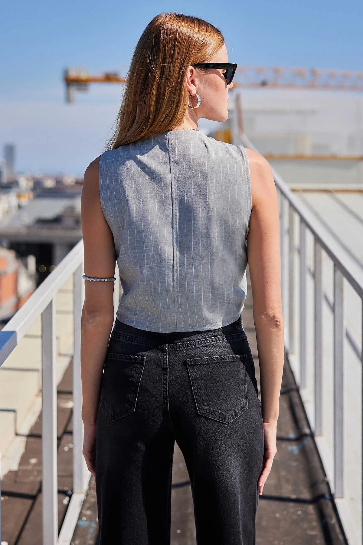 Kadın Gri Çizgili Düğmeli Astarsız Dokuma Yelek HZL24S-BD167941