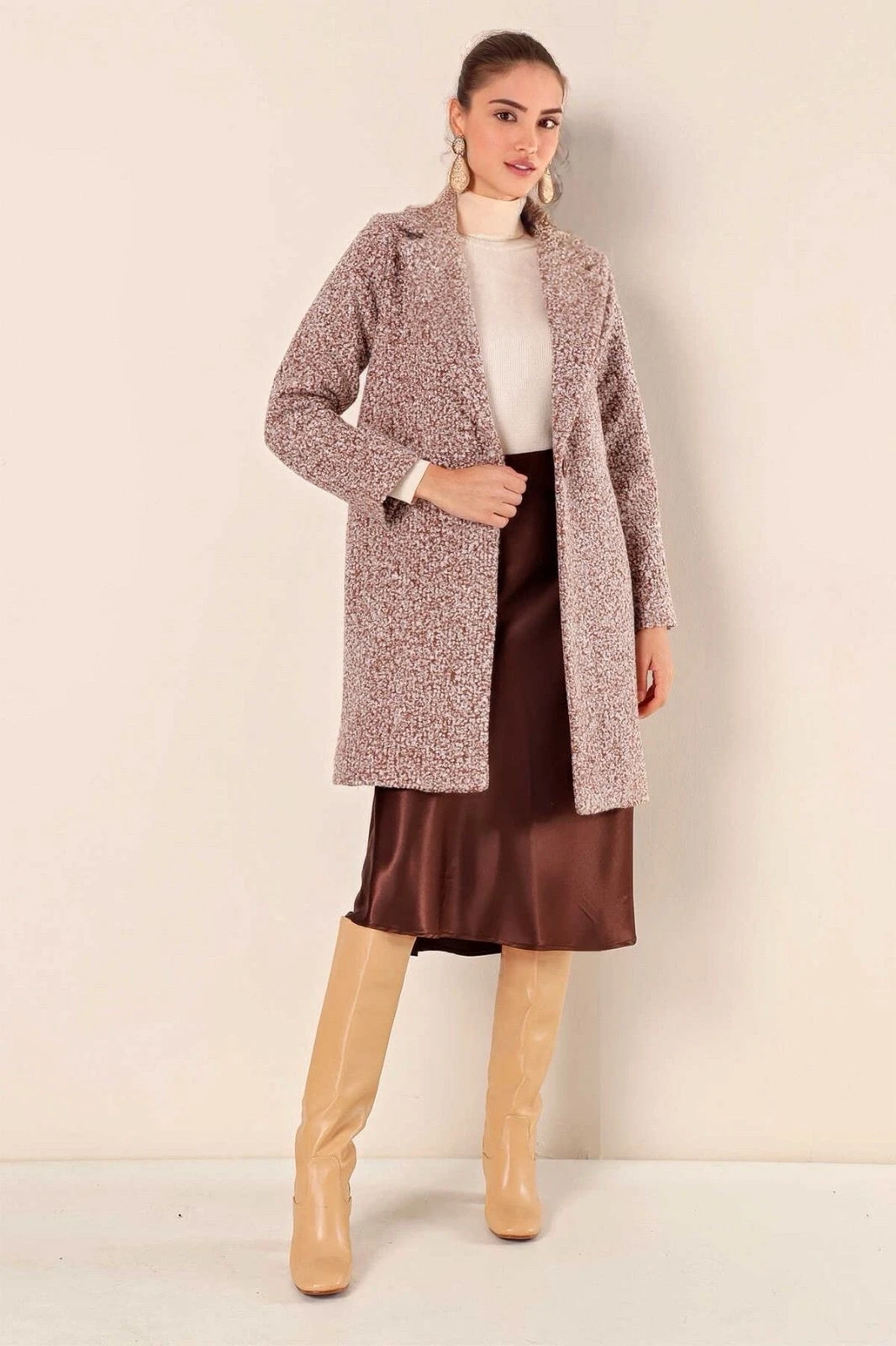 Kadın Kırçıllı Kahverengi Tek Düğmeli Çift Cepli Astarlı Buklet Kaşe Kaban HZL22W-BD190821